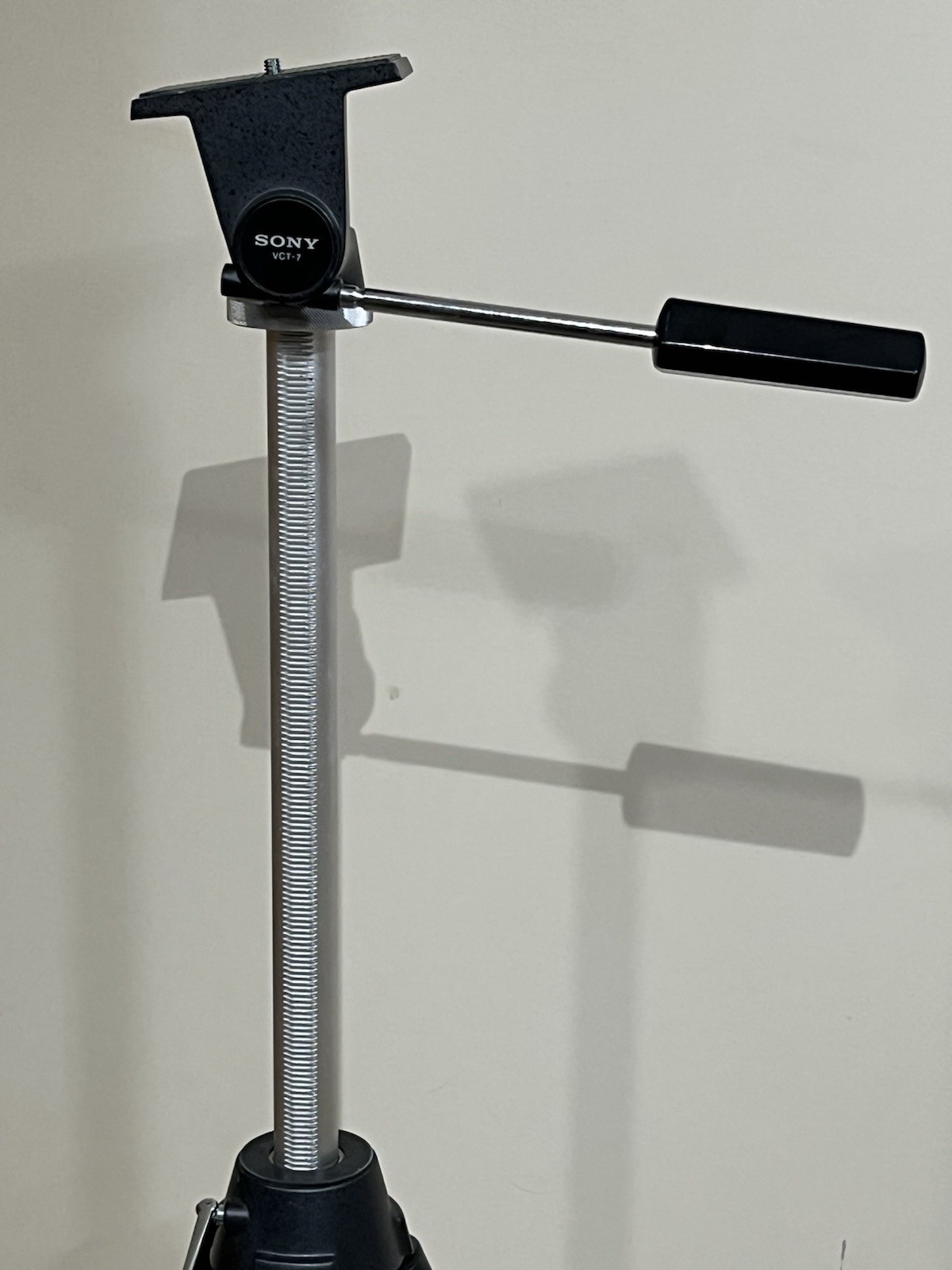 Sony VCT-7 Video Tripod