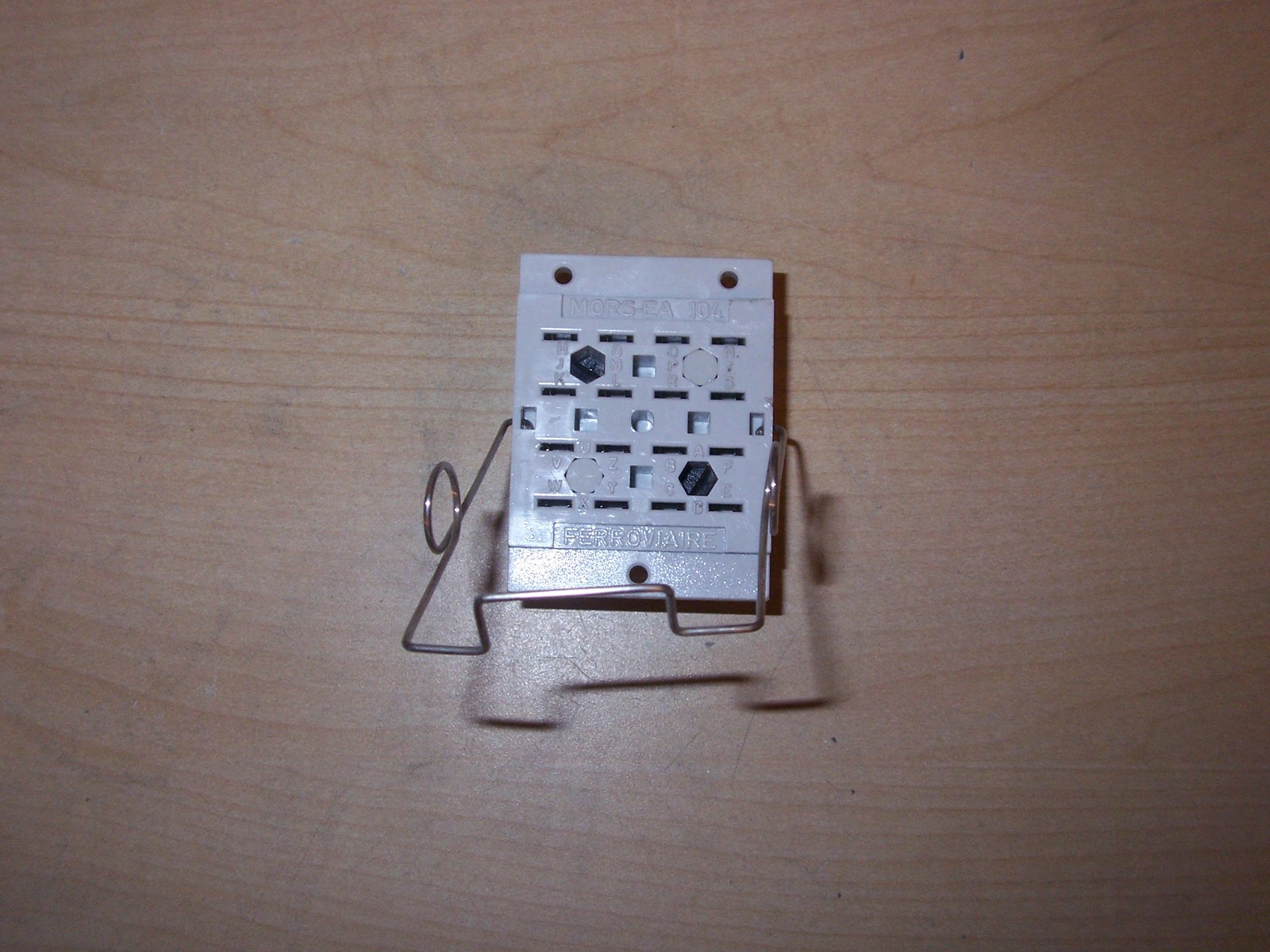 NEW EA104BGAF RELAY BASE