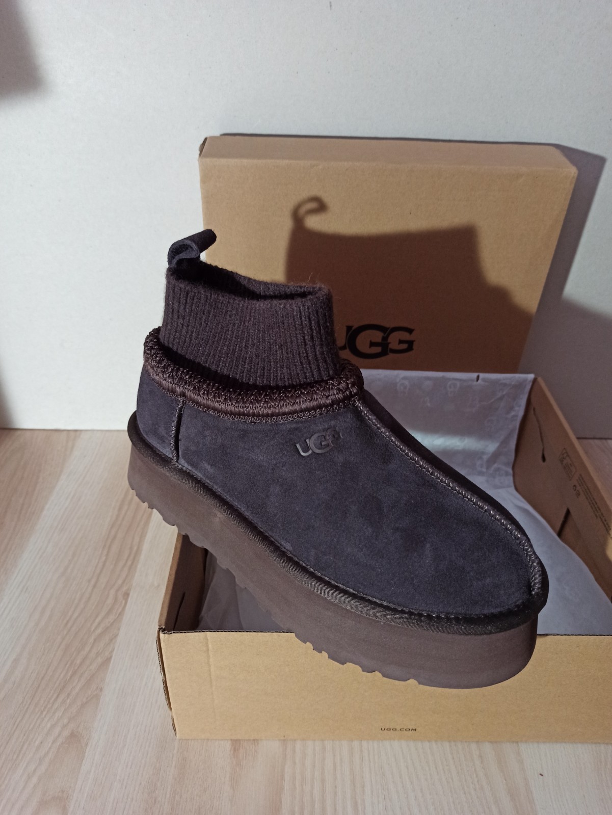UGG Classic Tasman Chocolate Brown Size 40
