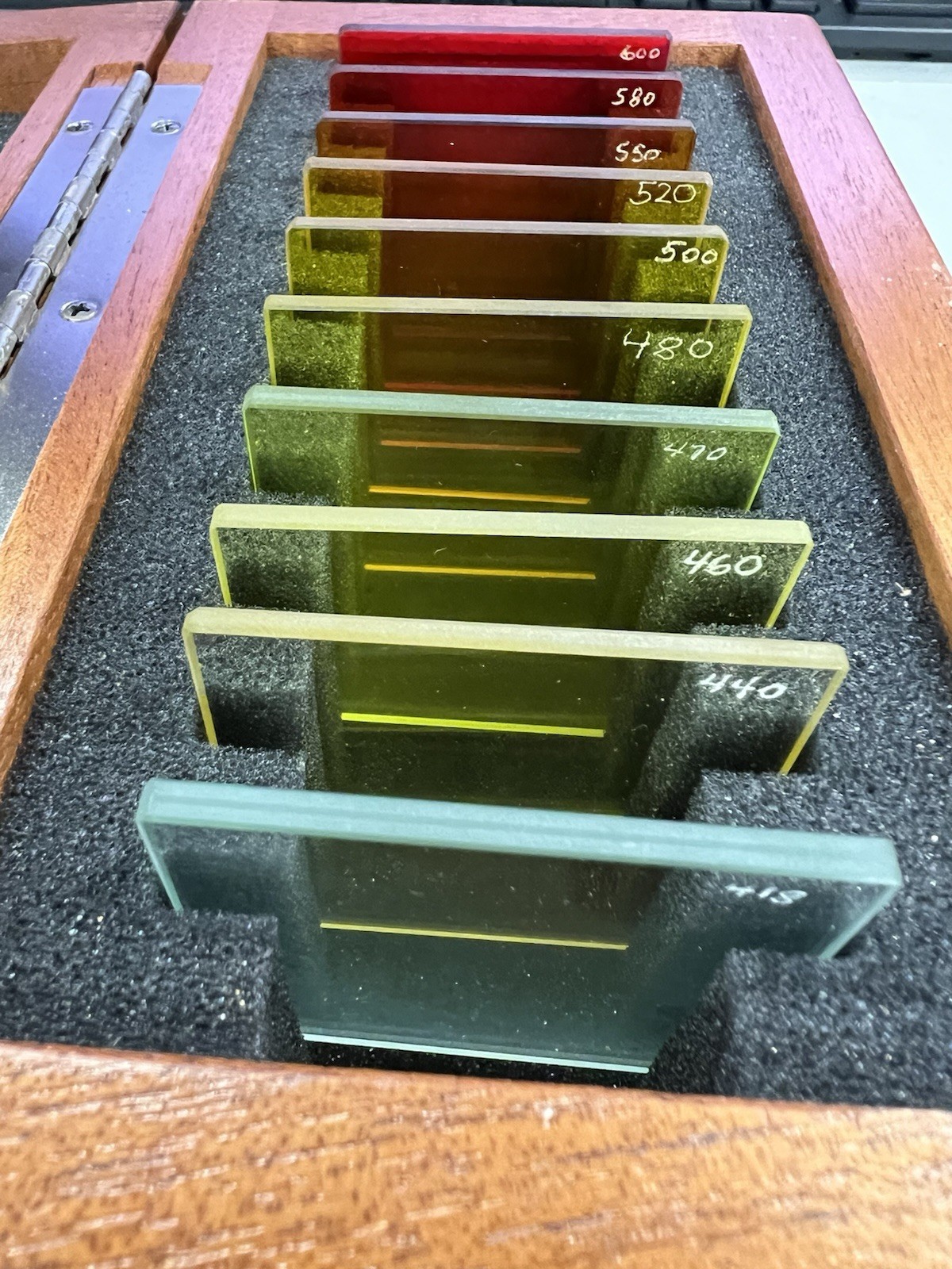 Kratos Analytical Glass Slides.  Mixed Colors