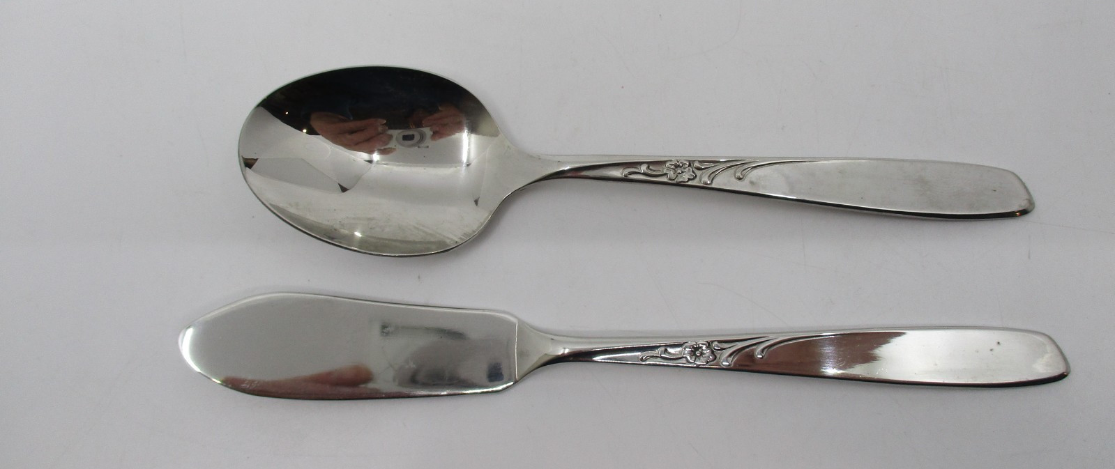 ONEIDA STAINLESS SPICE SUGAR SPOON & MASTER BUTTER KNIFE - 02G