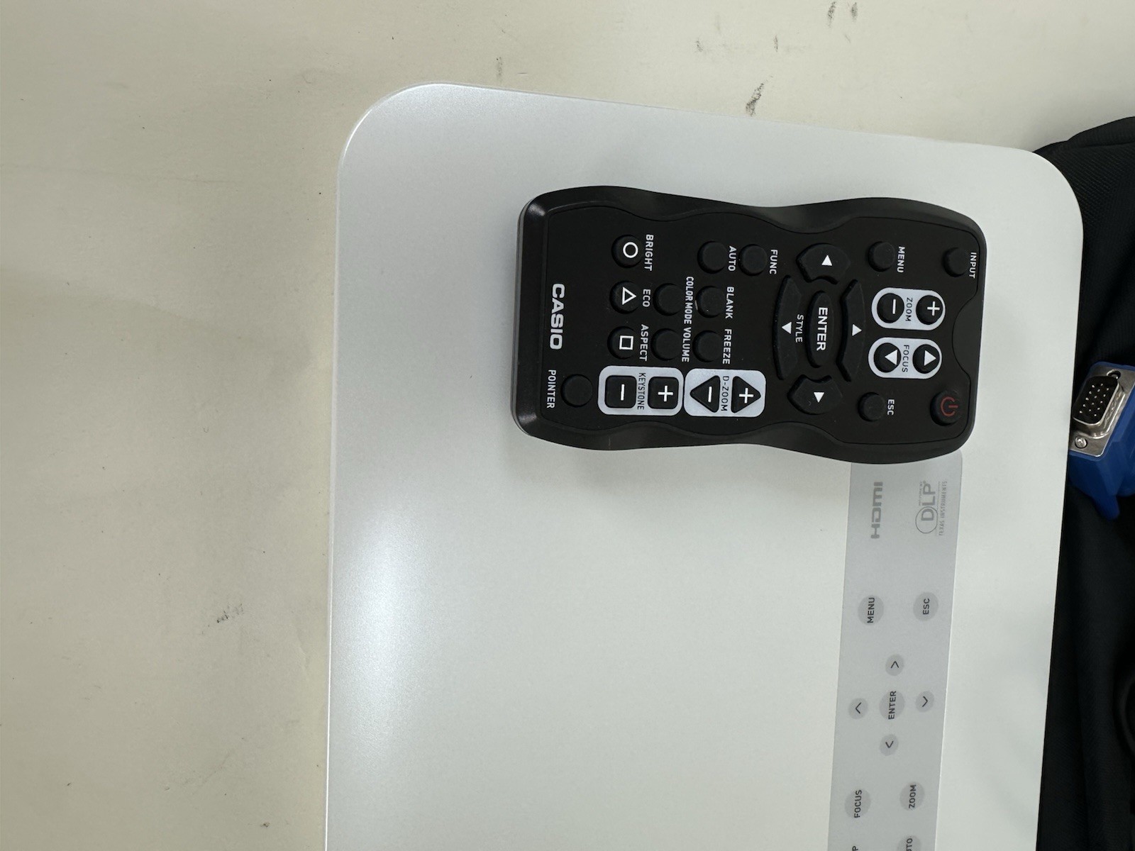 Casio Data Projector XJ-A240V HDMI Computer Connection Remote