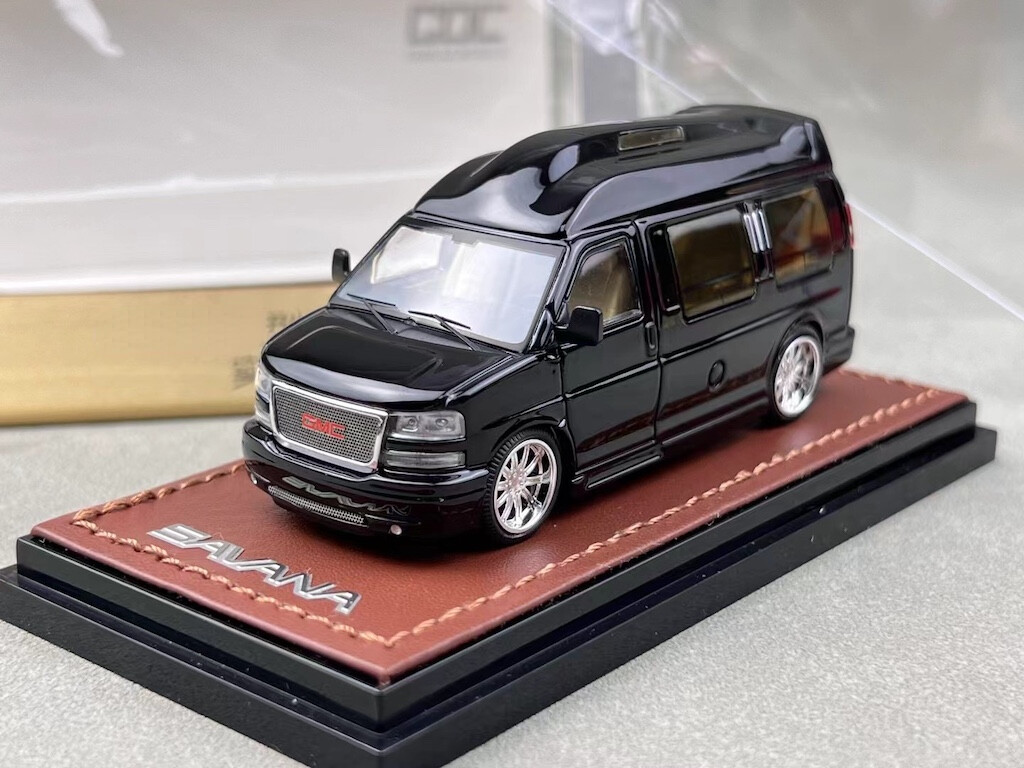 GOC 1:64 Black GMC Savana Cutaway Van MPV RV Model Diecast Metal Car