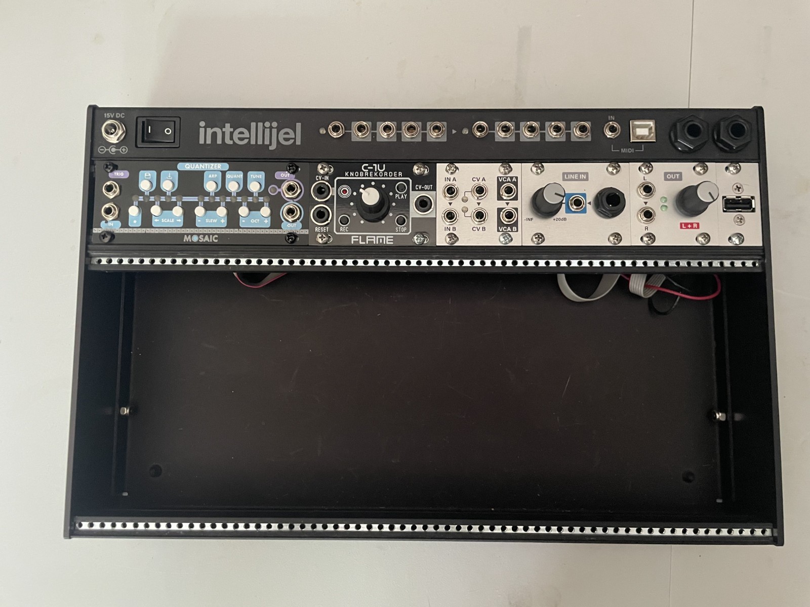 Intellijel BUNDLE 4u Palette 62 hp w/ FULL 1U row + Decksaver