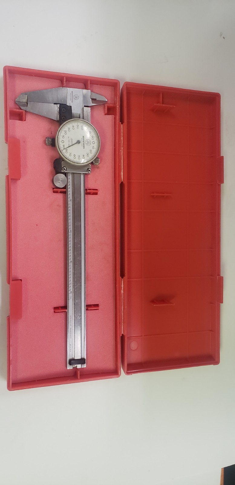 Vintage Mitutoyo 6" Dial Caliper 505-626 and Original Case.  Made In Japan.