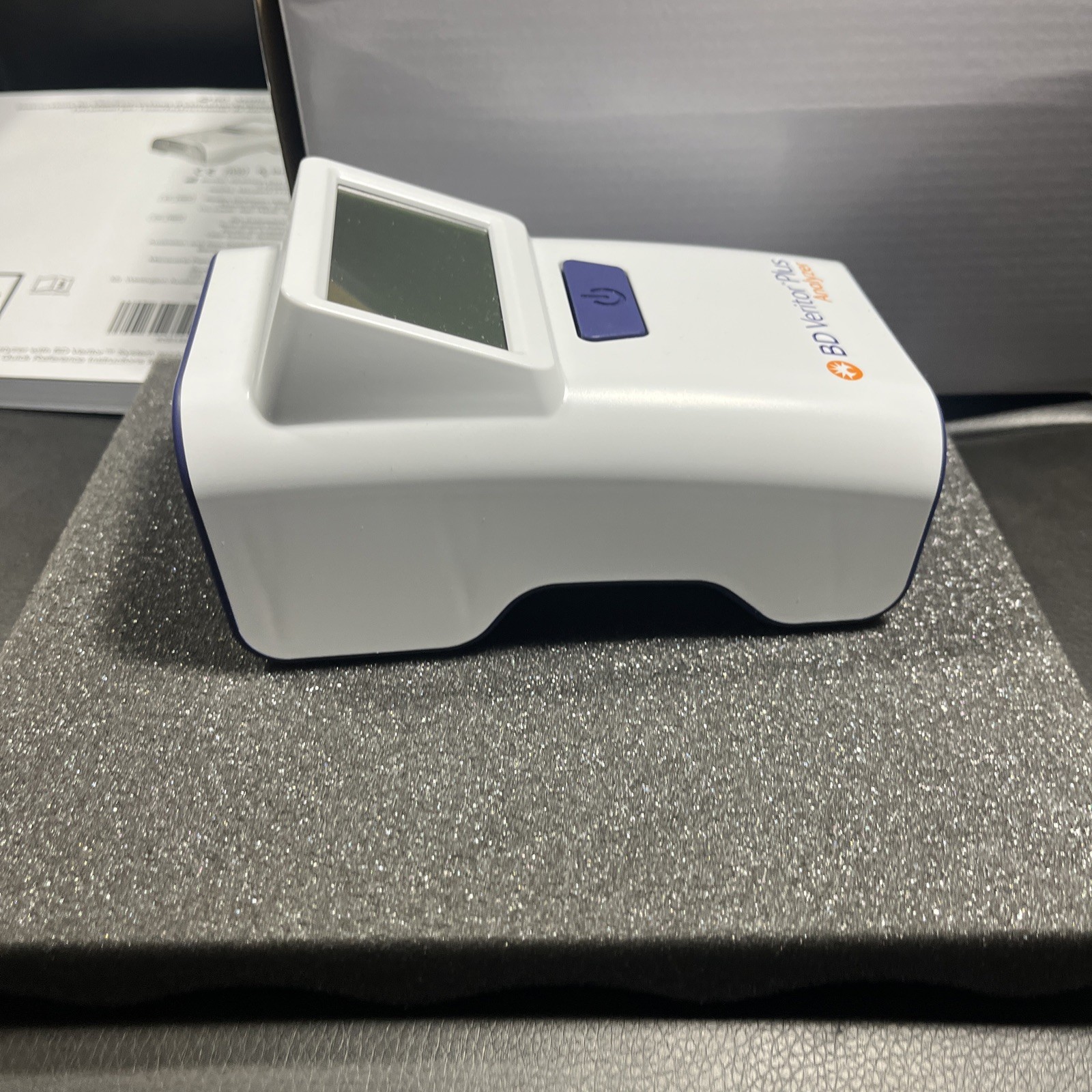 BD Plus Analyzer 256066