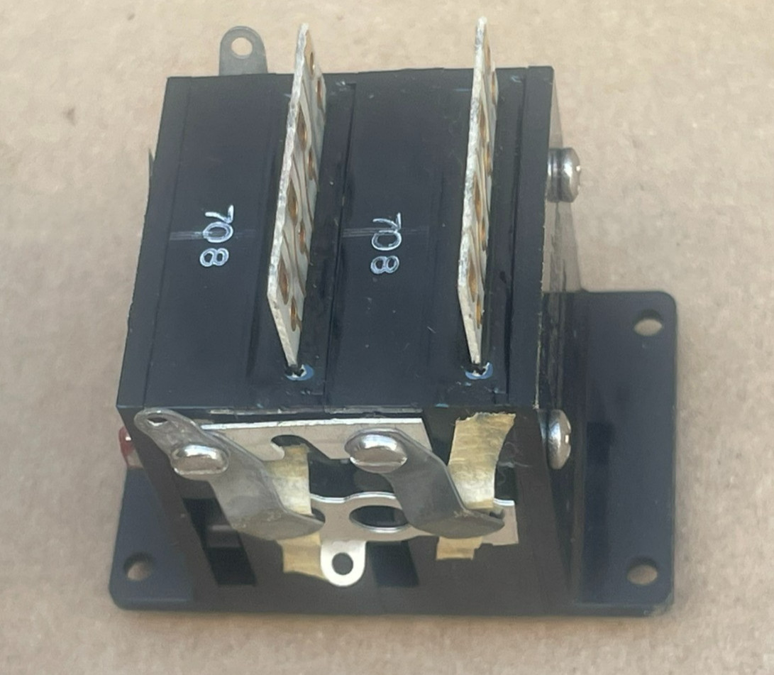 The Digitran Company Miniswitch Model 7-D-752 A