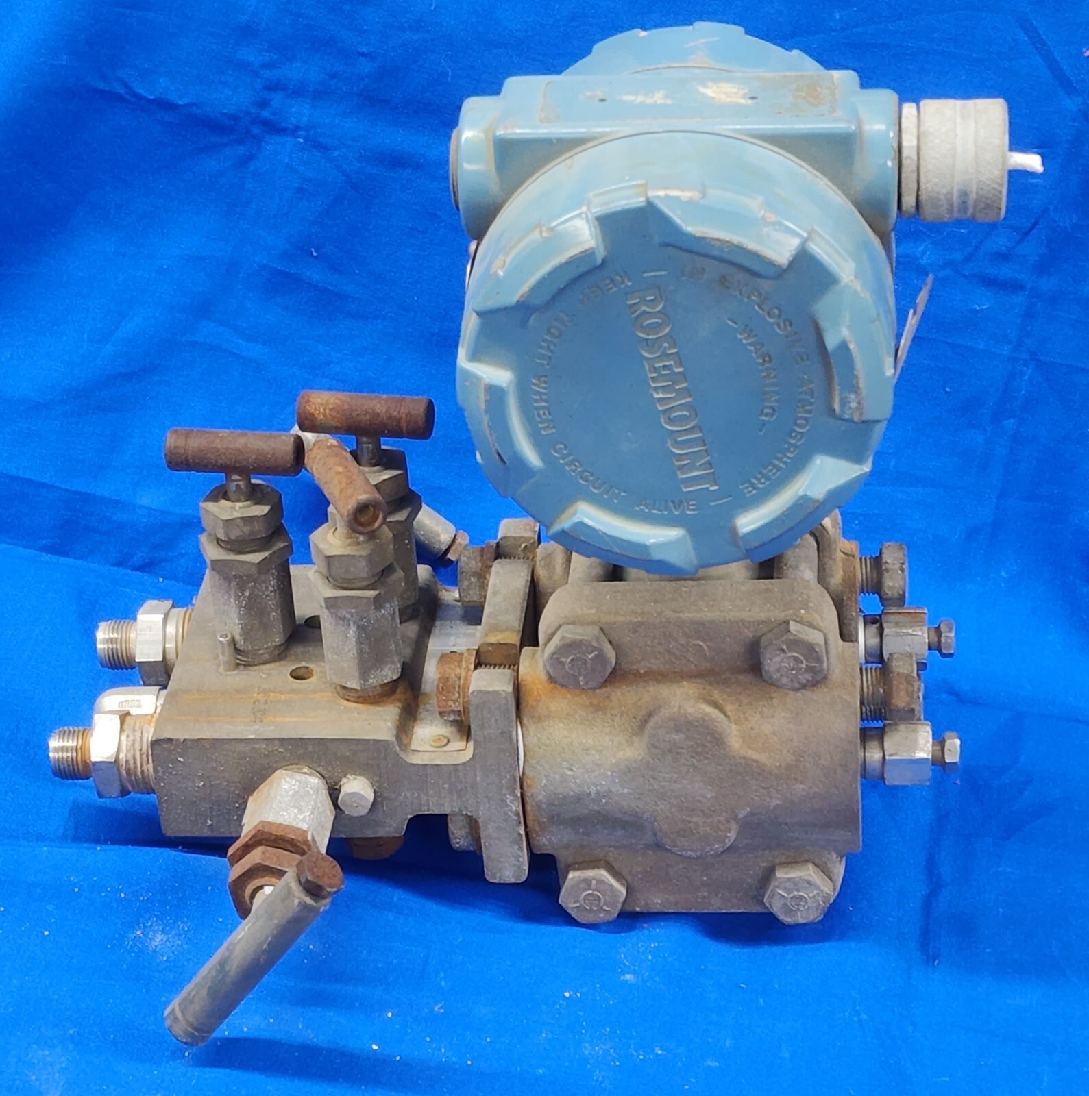 ROSEMOUNT PRESSURE TRANSMITTER 1151DP5E12B2  1/4" NPT PORTS 2000PSI