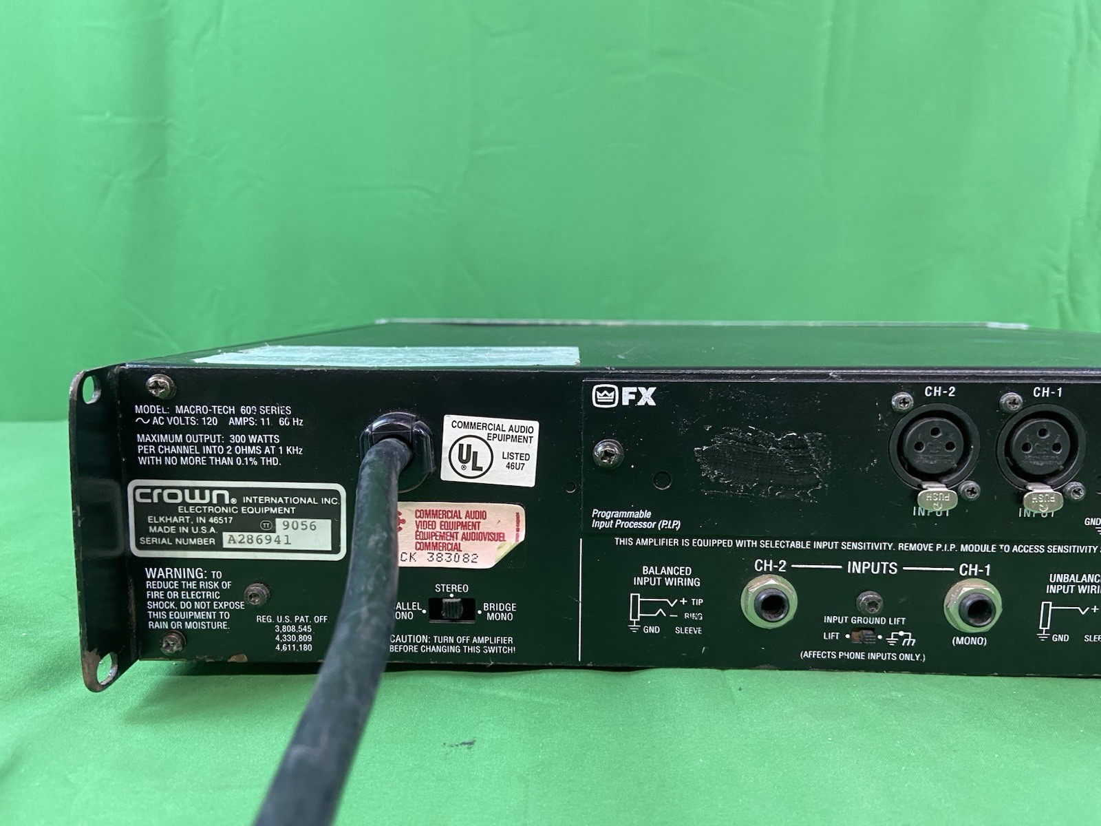 CROWN MACRO-TECH 600, 2 CHANNEL POWER AMPLIFIER