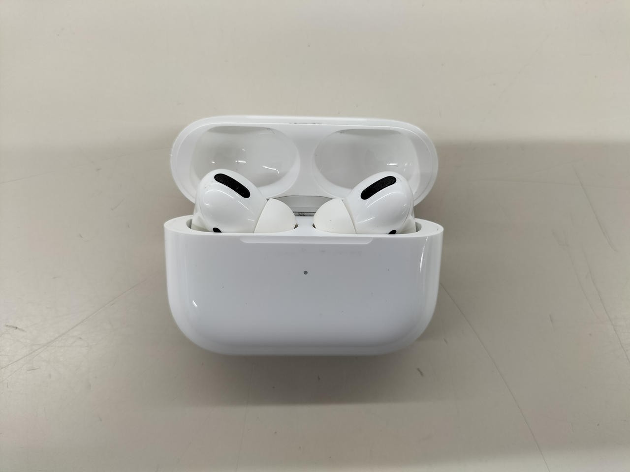 Apple A2190/A2084/A2083 Airpods Pro First Generation