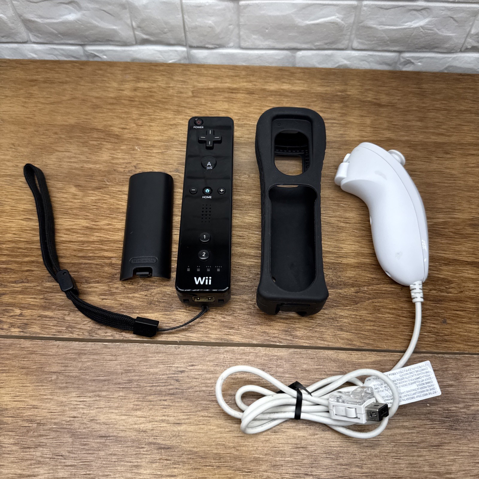 Official Nintendo Wii Remote Wiimote Controller Black RVL-003 & Nunchuk RVL-004