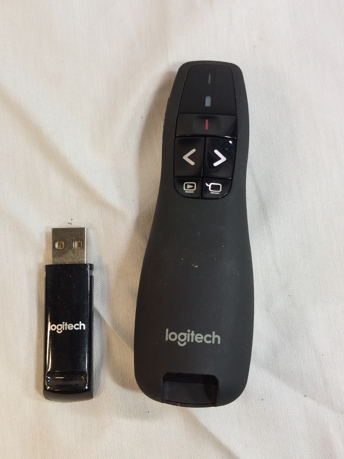 Used Logitech R400 Laser Presentation Remote - Black