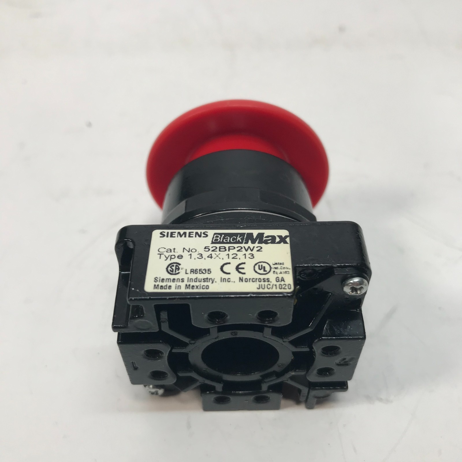 Siemens 52BP2W2 2 Pos. Push-Pull Operator Maintained, Plastic, 1 3/4", Red - New