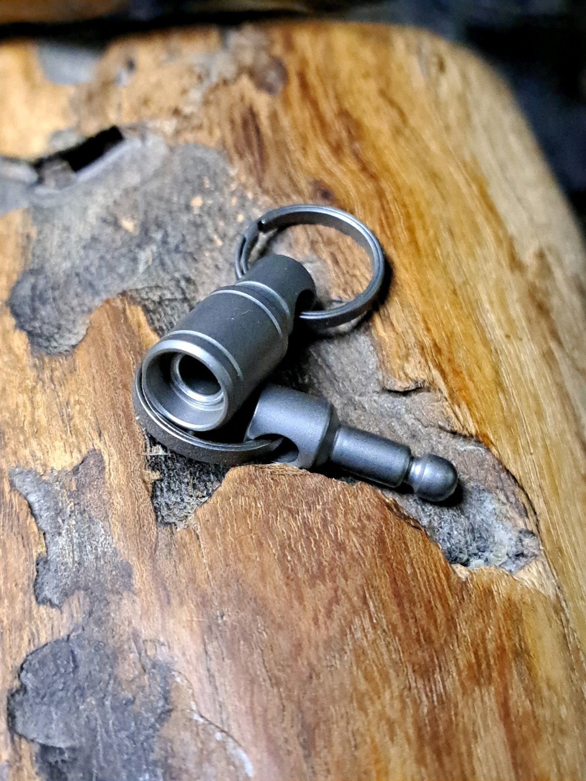 Minimalist Series Titanium Quick-Release Keychain Swivel