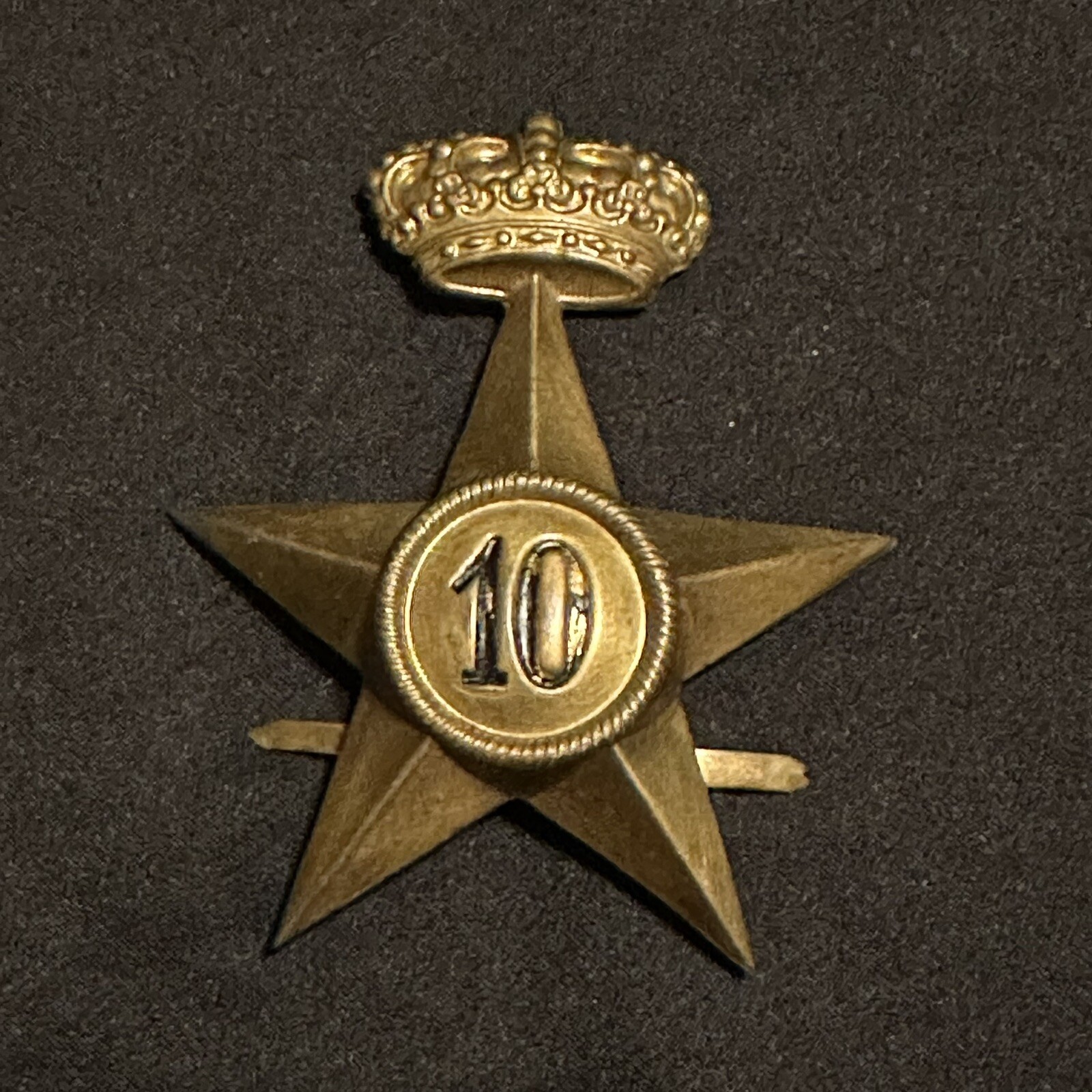 Original WWII Italian Royal Army 10th Reg Hat Badge