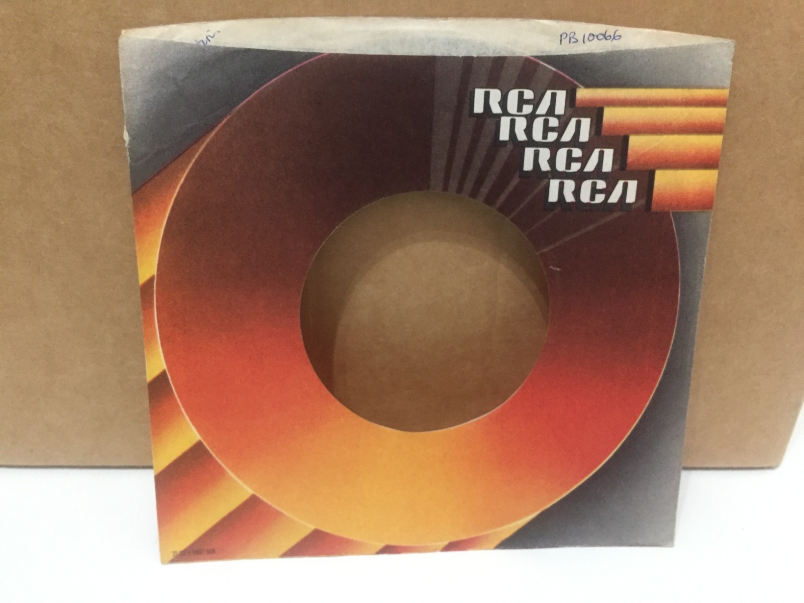 RCA 7" VINYL RECORD SLEEVE VERY GOOD CONDITION