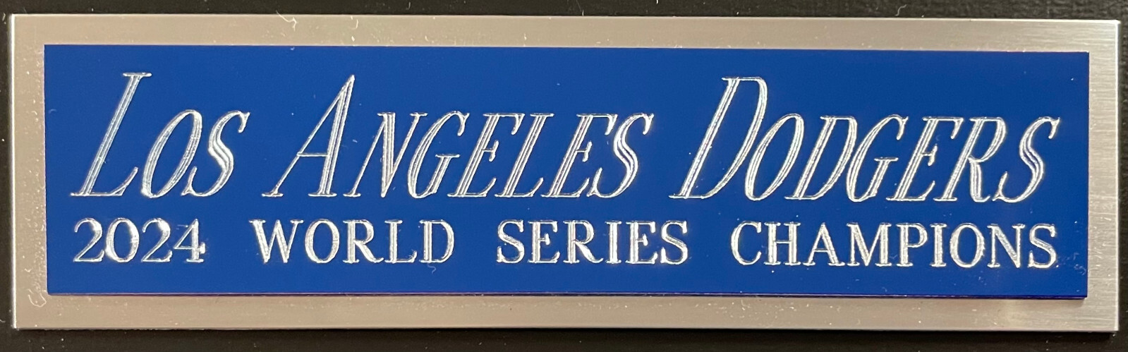 2024 LA DODGERS WORLD SERIES CHAMPIONS NAMEPLATE AUTOGRAPHED BASEBALL-BAT-PHOTO