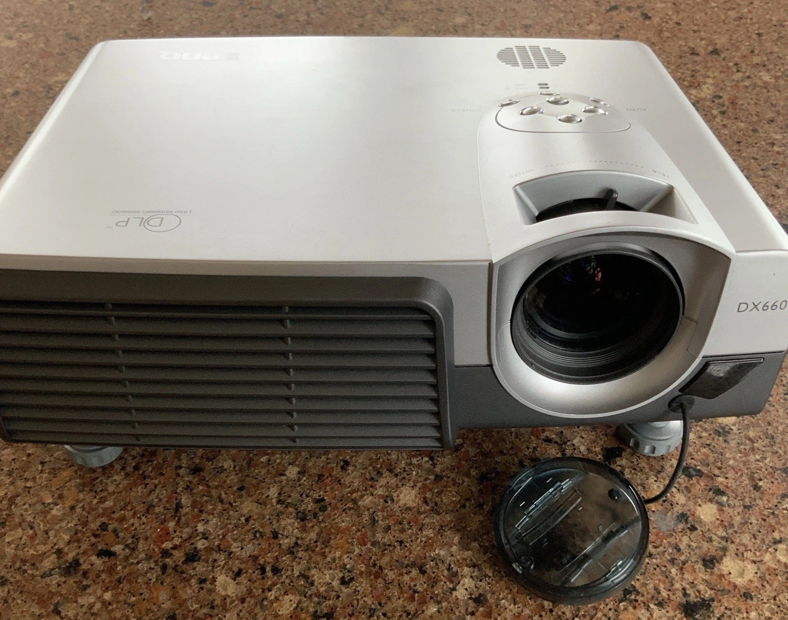 BenQ DX/S660 Projector - Complete Set - Not Turn On