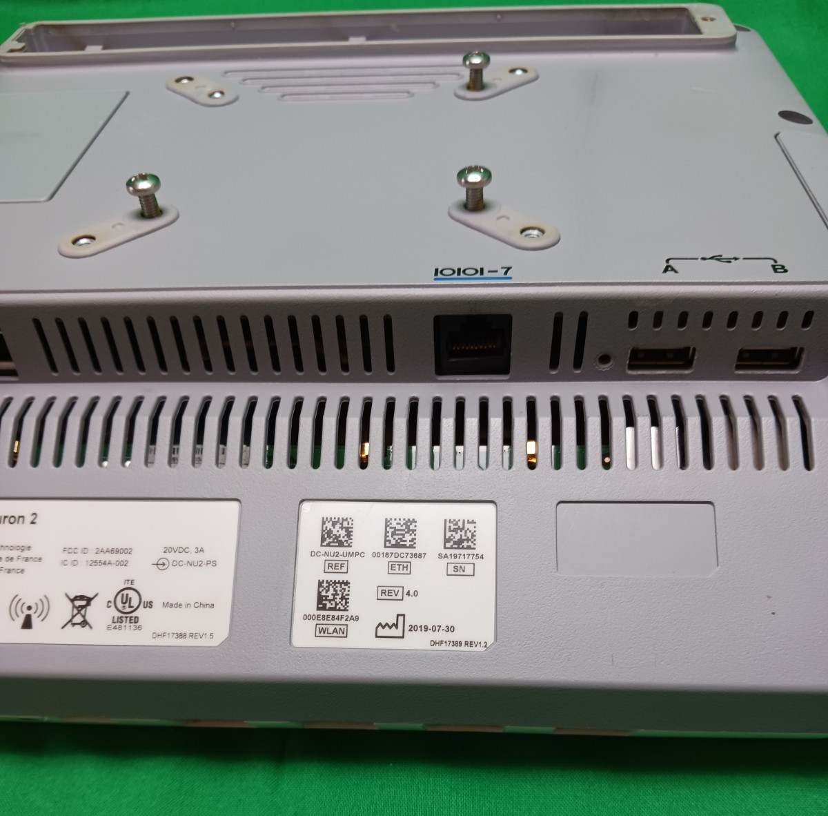 Capsule SmartLinx Neuron 2 Cracked Screen Powers On For Parts