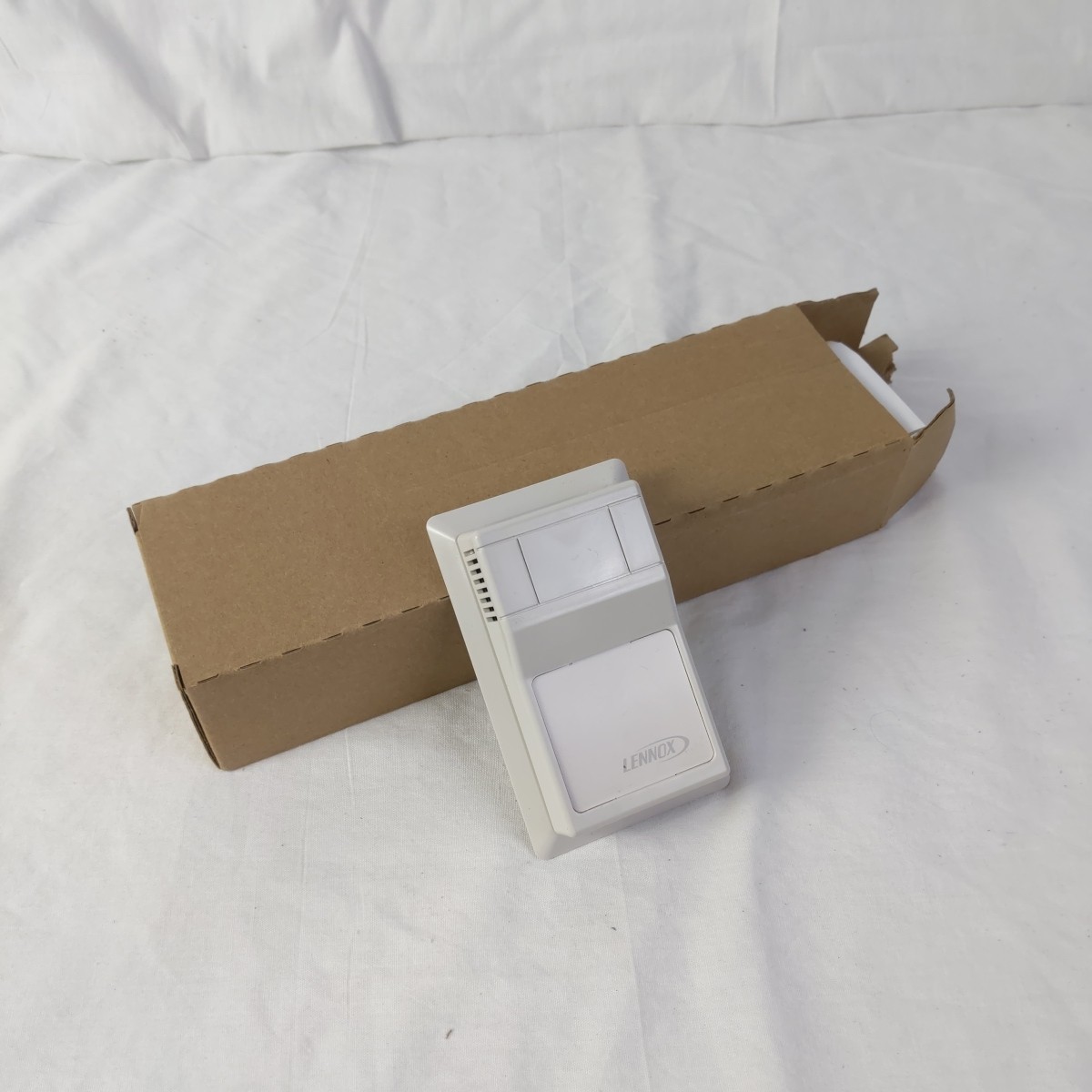OEM GENUINE Lennox Temperature Sensor 21W06 NEW
