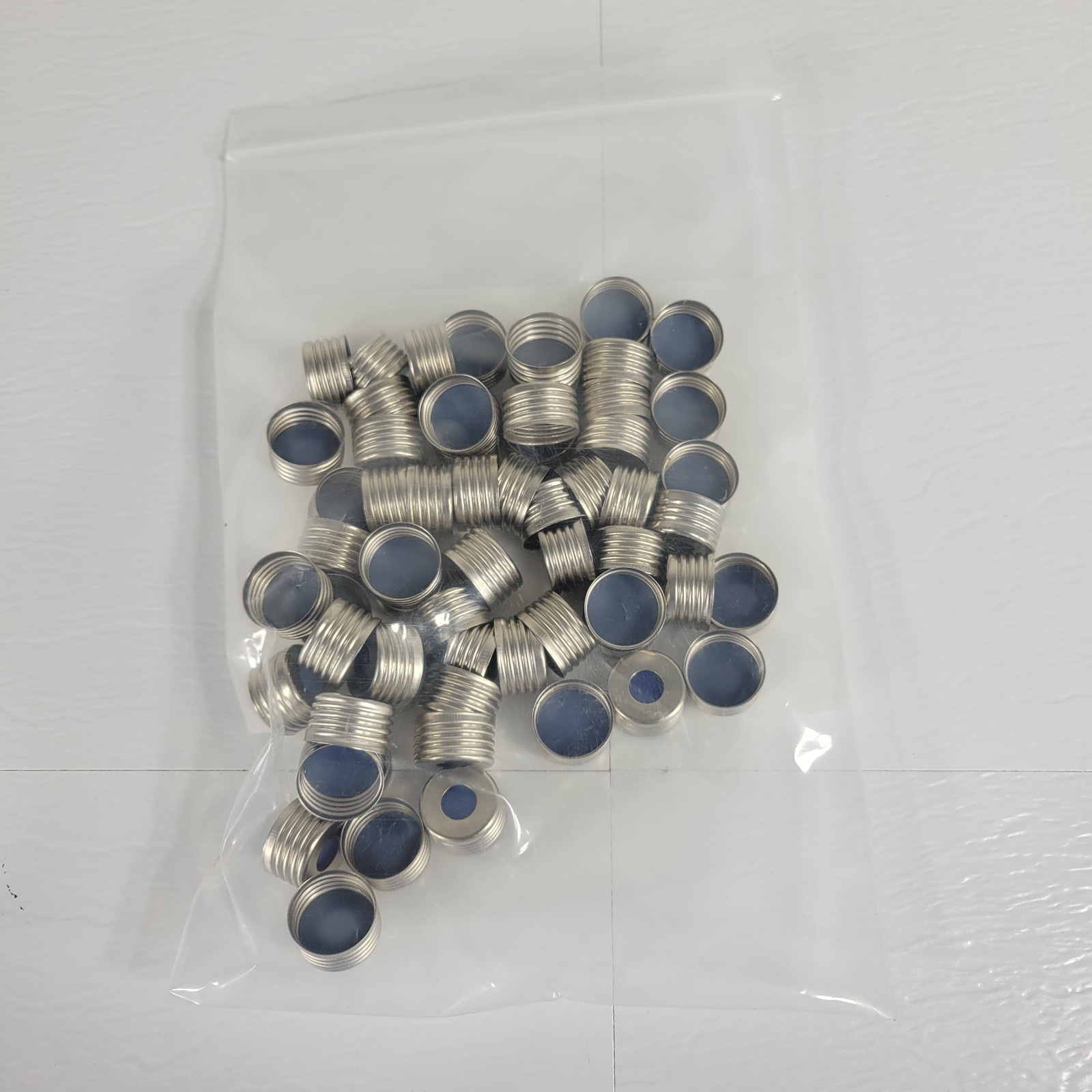 18mm Screw Top Vial Caps with Blue PTFE/Silicone Seals, Pack Of 61
