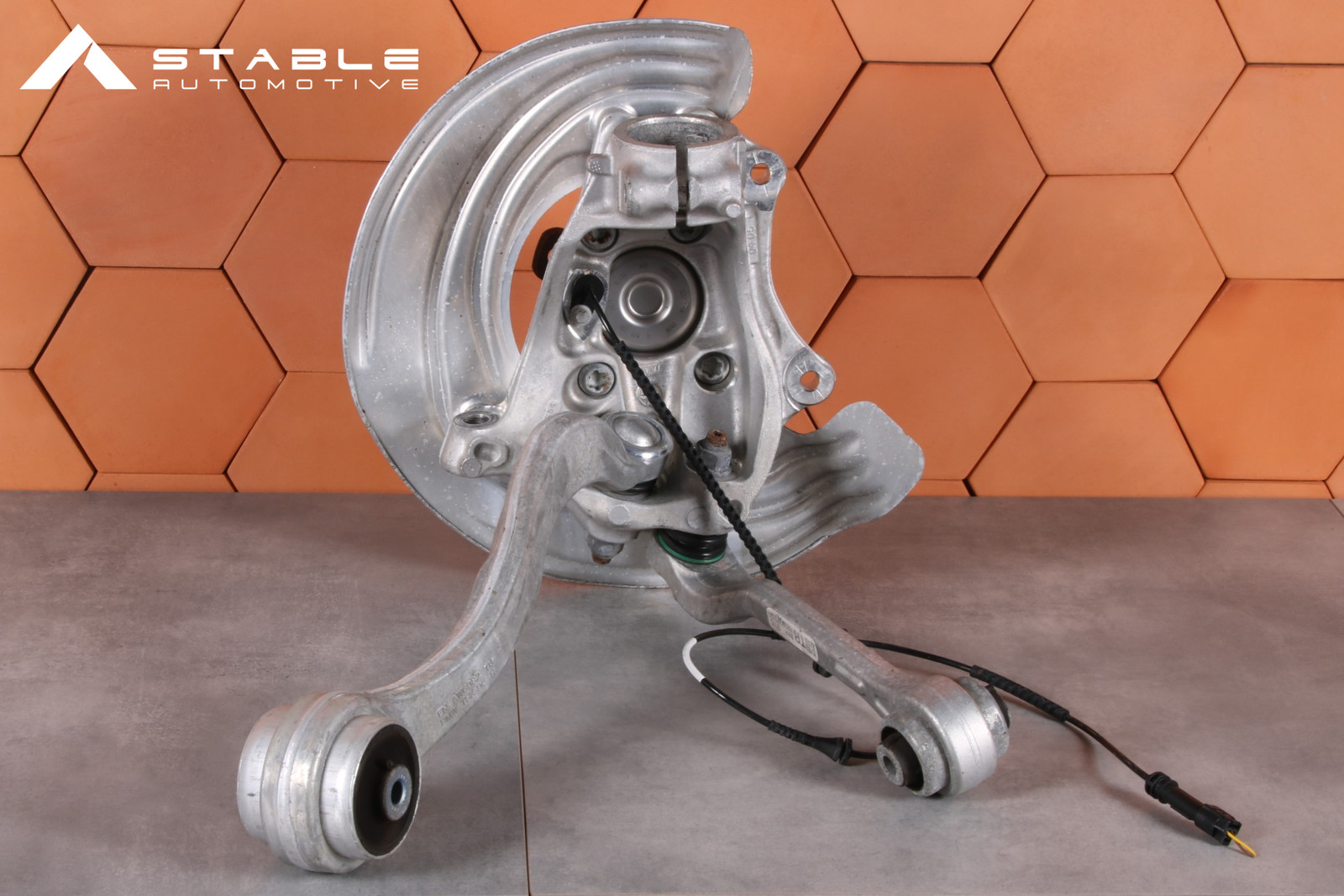 BMW 3' G20 G21 WHEEL CARRIER HUB WISHBONES FRONT RIGHT 2WD RWD 6878610