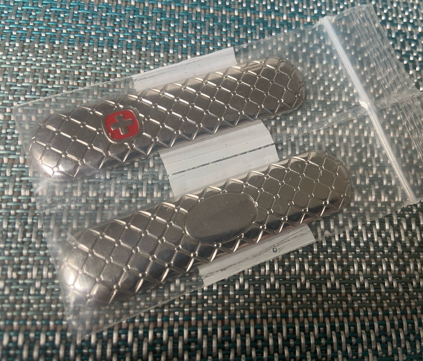Wenger Stainless Steel Scales w/ Name Plate and Red Swiss Logo New 64mm Tot.