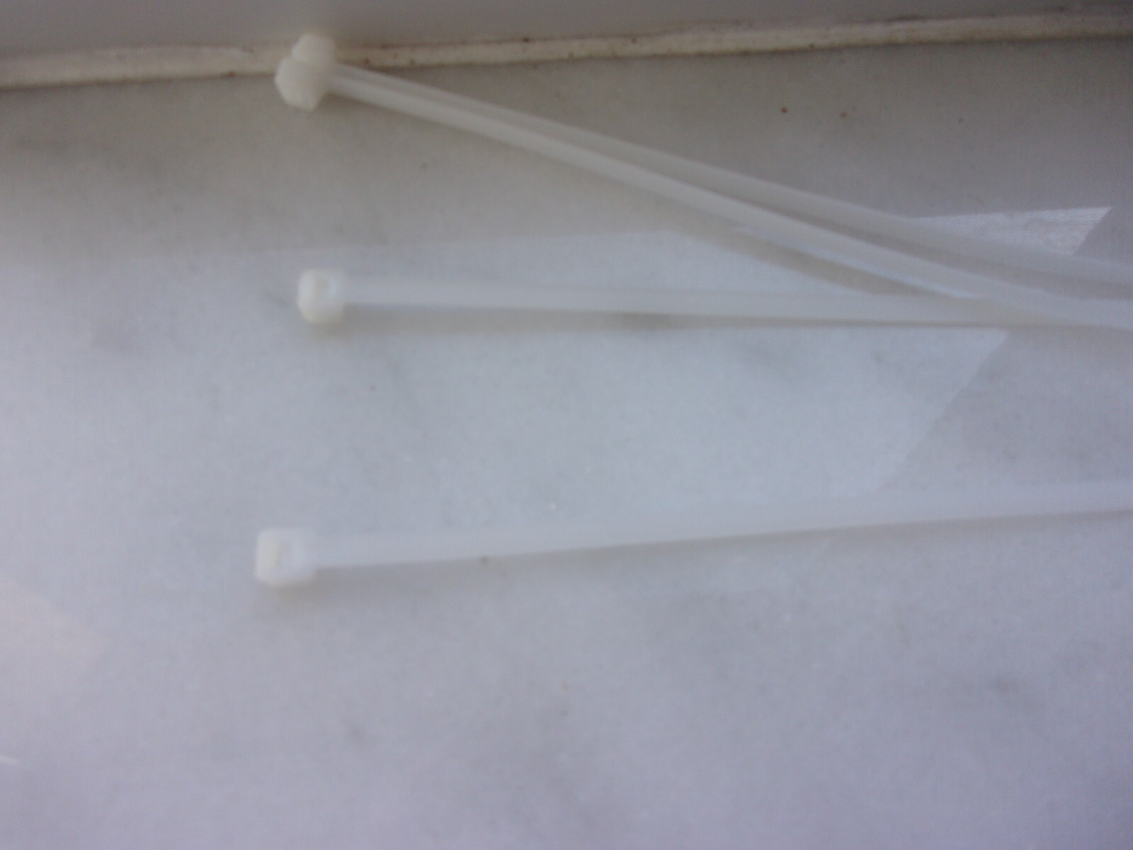 100pcs Cable Ties Suspenders UV - Resistant in White 4.8x400mm
