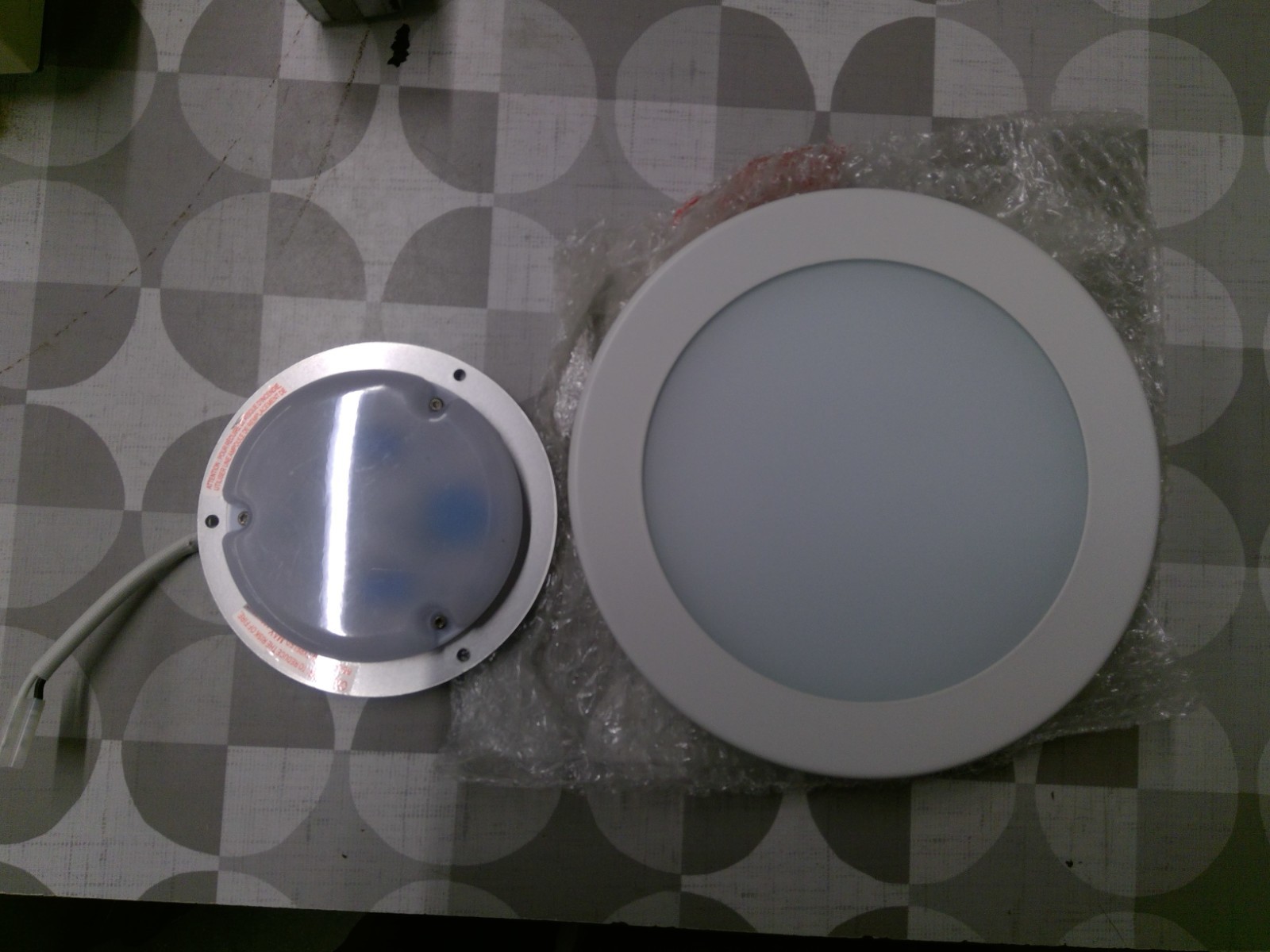 Oxygen White Ceiling Fan Kit Model: 3-9-110-6 *FREE SHIPPING*