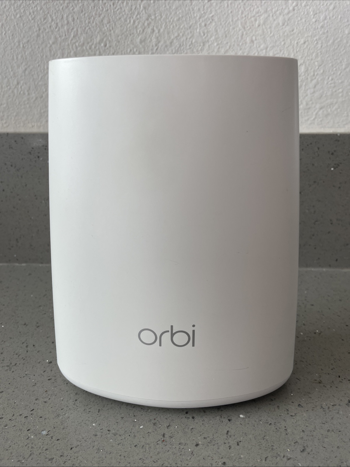 Netgear Orbi RBR40 Router AC2200 Tri-Band 1-pk Mesh System DEVICE ONLY no cable
