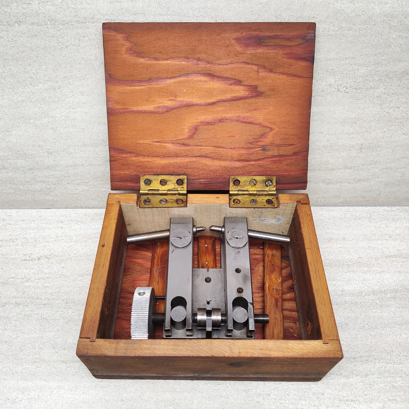 Unbranded Custom Double Angle Diamond Wheel Dresser w/ Case
