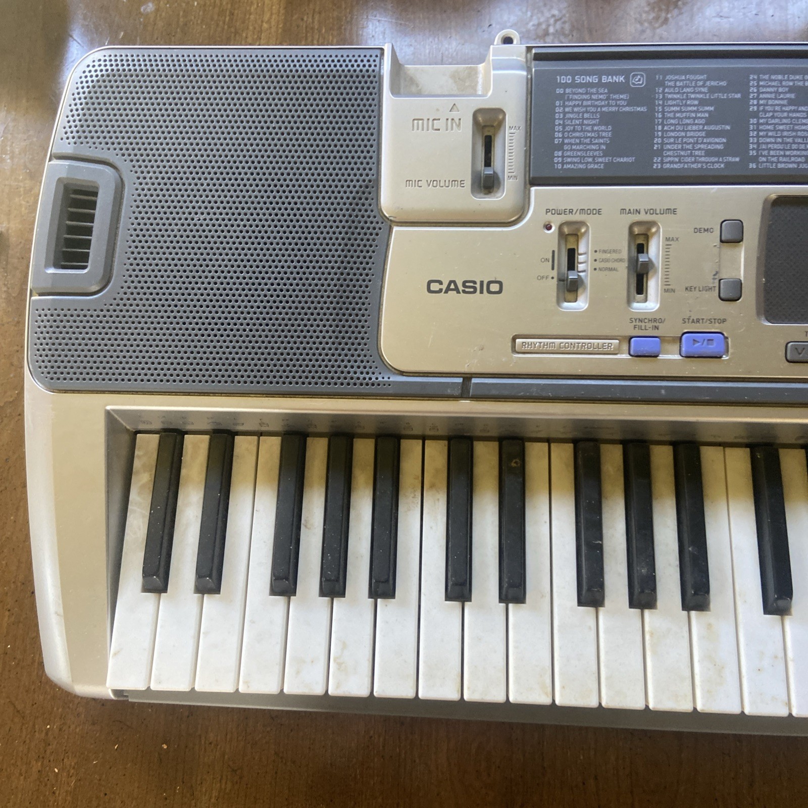 Casio LK-135ST 61 Lighted Key Keyboard Untested