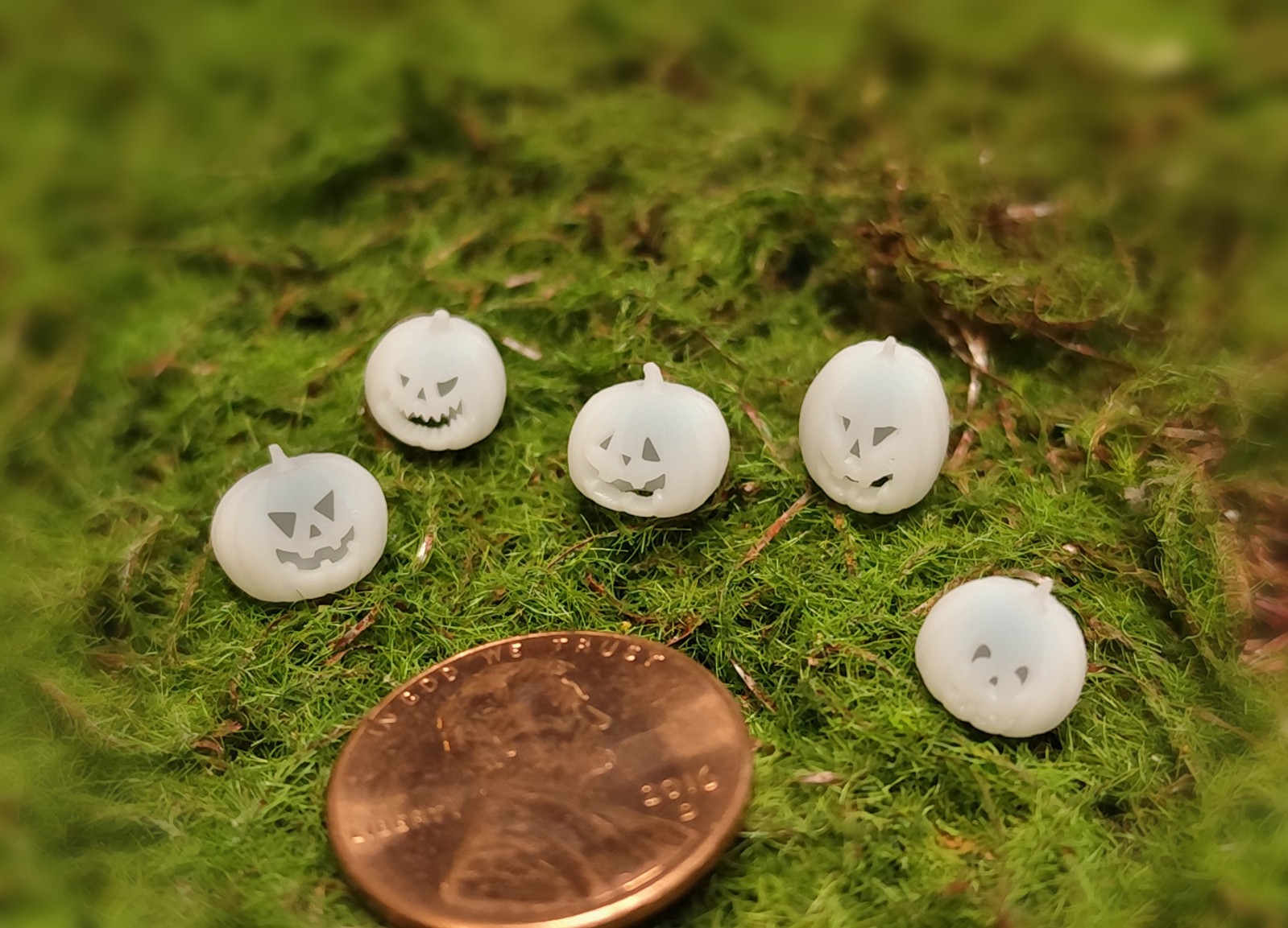 Pumpkins x5 HO Scale 1:87 3D Print Jack'o Lantern Halloween Railroad scenery