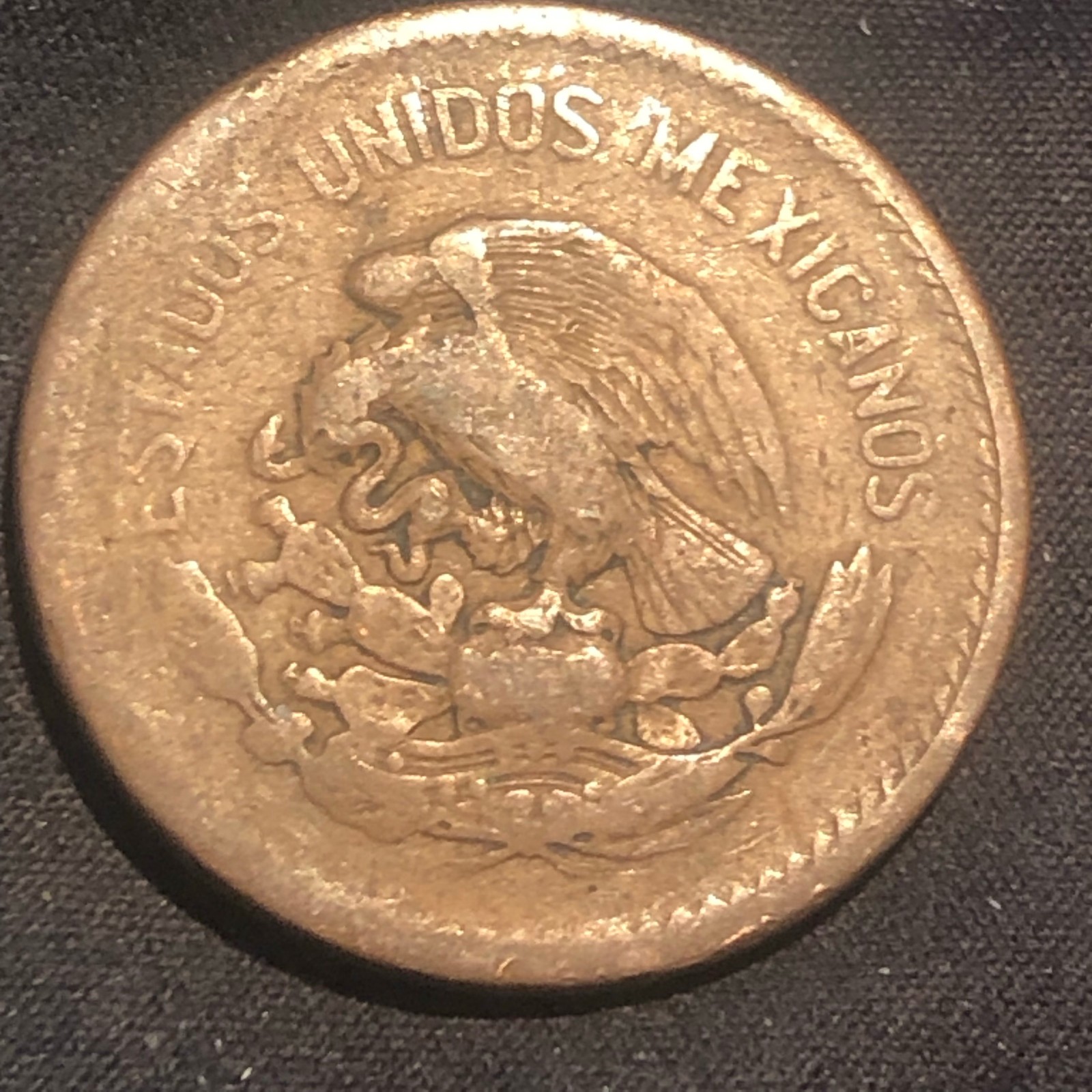 1944 Mexico 20 Centavos Bronze Coin - VG (Very Good) condition