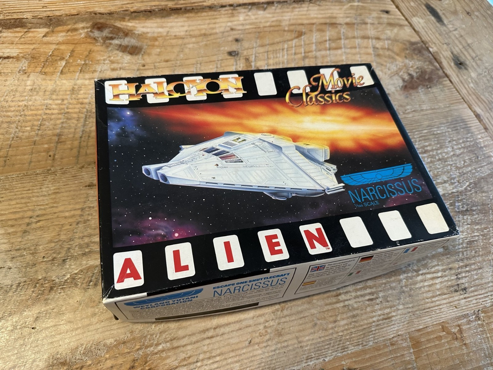Alien Narcissus Shuttlecraft Model Kit Halcyon Movie Classics 1991 1/144 Scale
