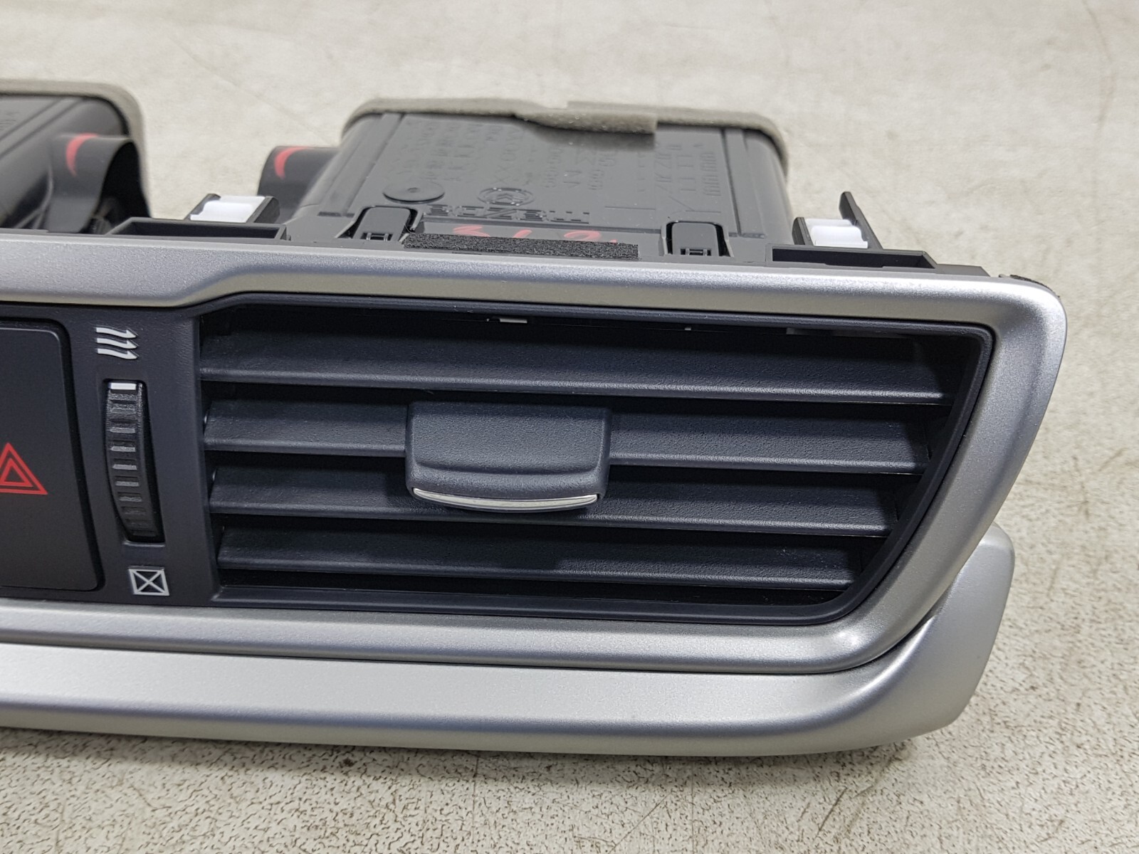 MAZDA 3 MK3 BN 17-18 DASHBOARD AIR VENT & TRIM SET