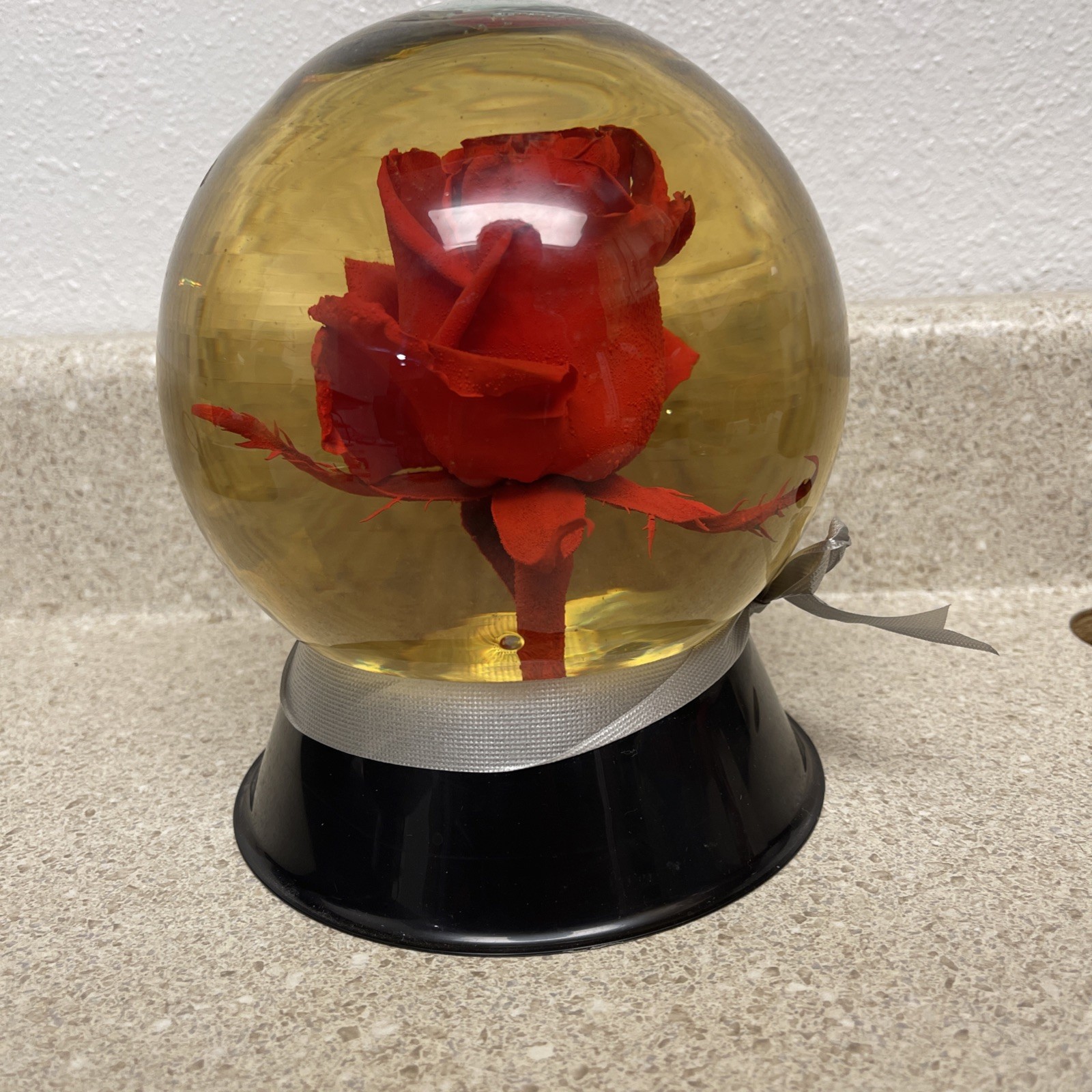 Forever Bill Doran Red Rose Globe. Made In Mexico
