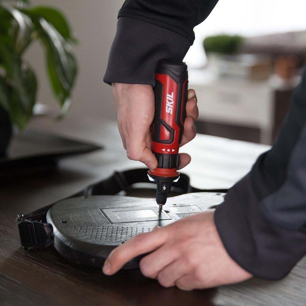 Compact Rechargeable 4V Screwdriver with Circuit Sensor and 45 Bits – LED Light