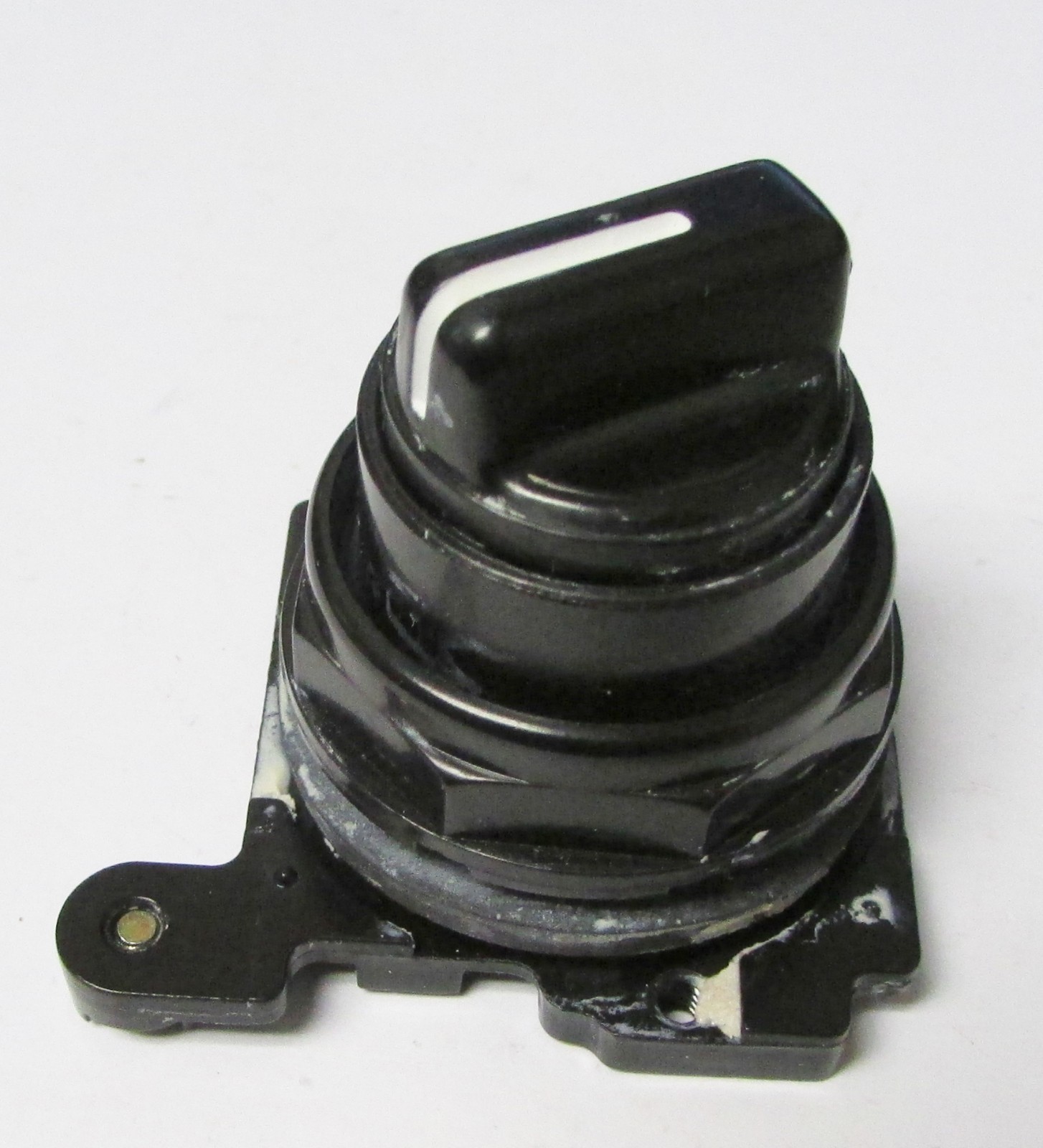 CUTLER HAMMER 4 Position Maintained Selector Switch E34 VTBK1