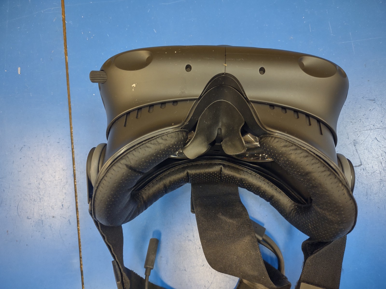 HTC VIVE VR Headset - One base station