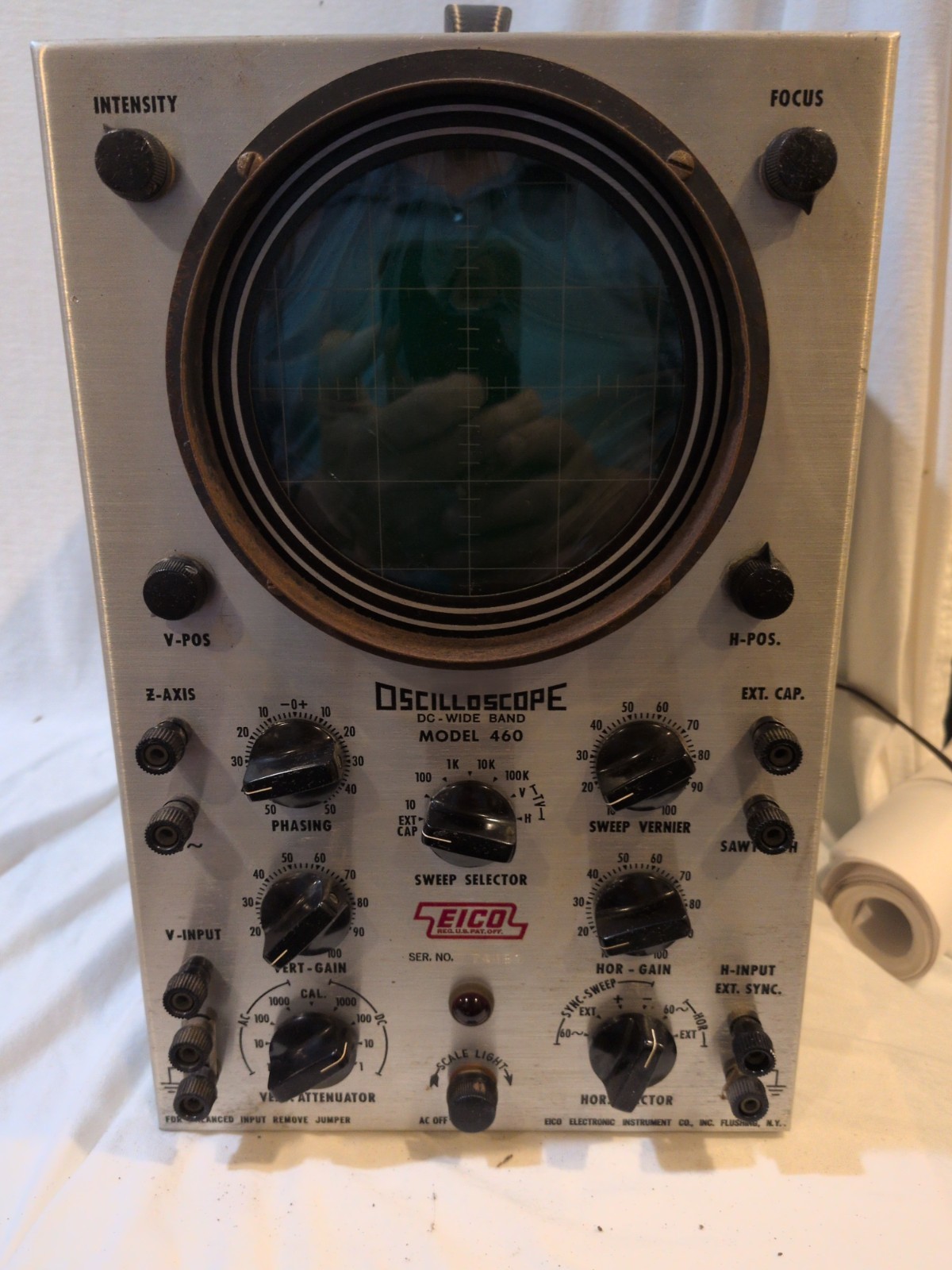 EICO Oscilloscope DC Wide Band Model 460 Vintage- Powers On - Untested