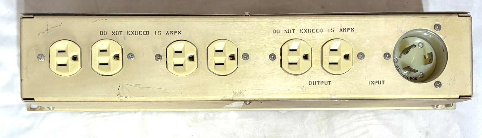 POWER DISTRIBUTION PANEL FOR 19 INCH RACK