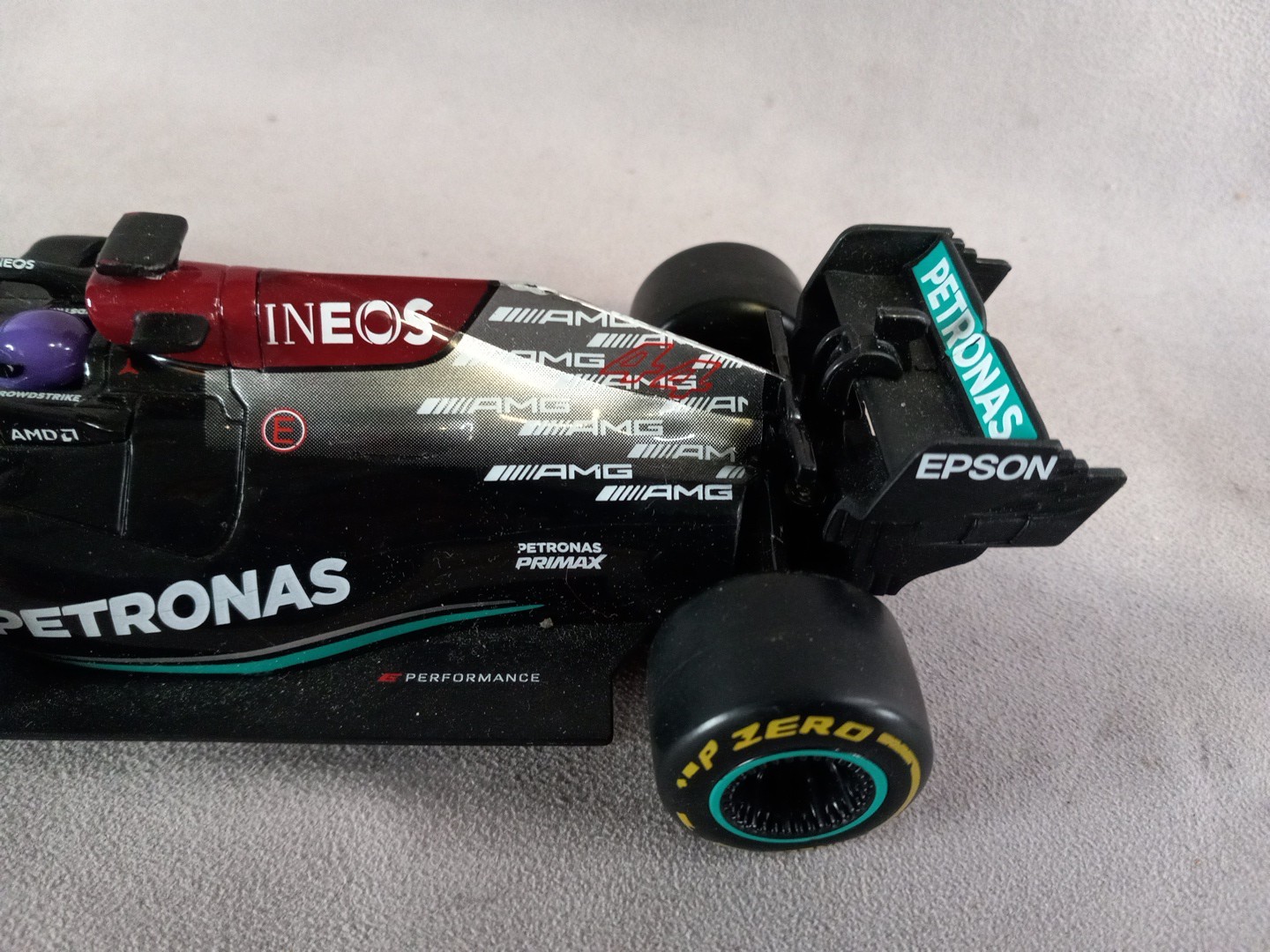 Mercedes Benz AMG F1 W12 E Performance Lewis Hamilton #44 Black 1:24 RC Maisto