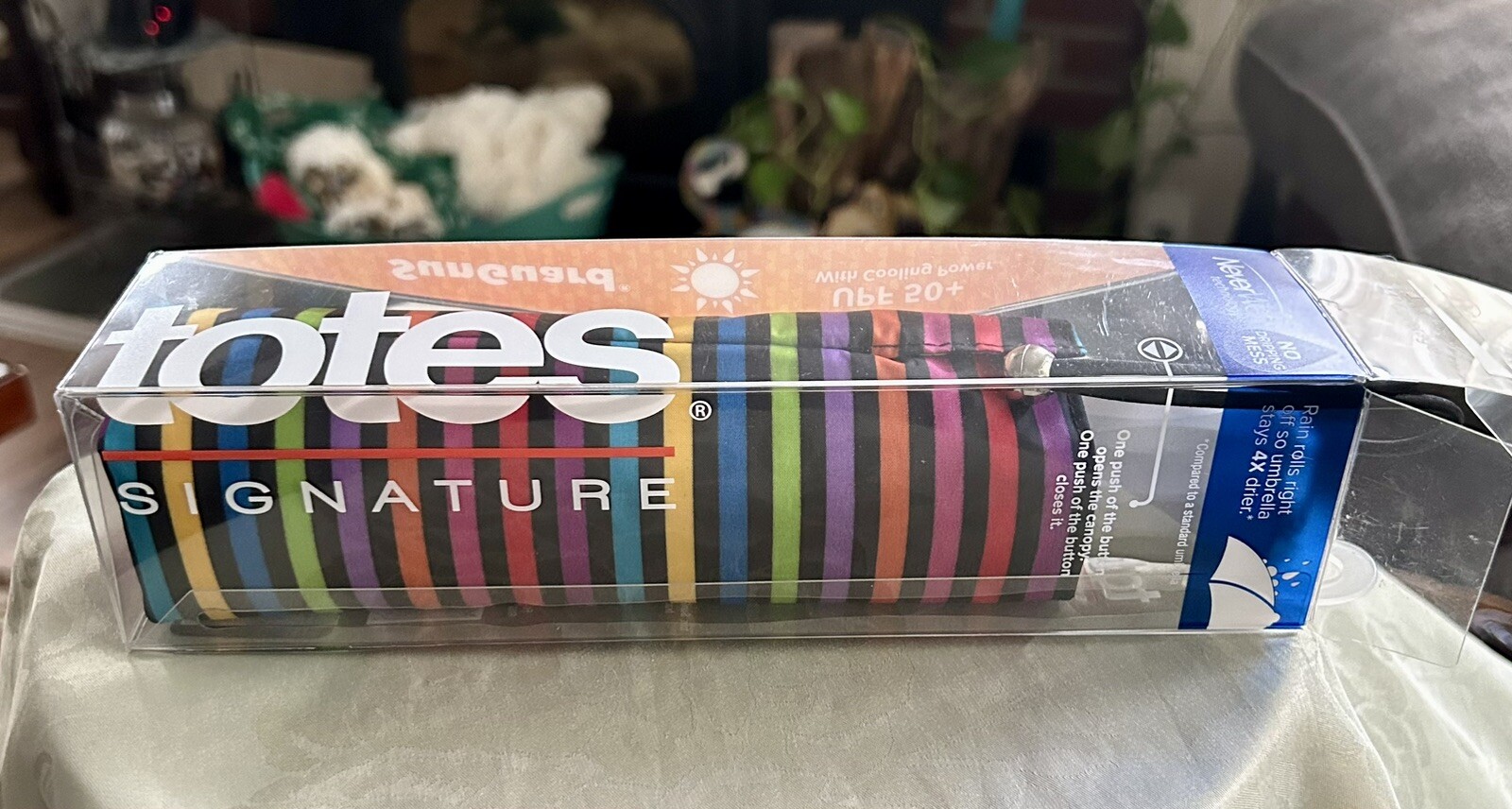 TOTES SIGNATURE SUNGUARD UMBRELLA  ***NWT***