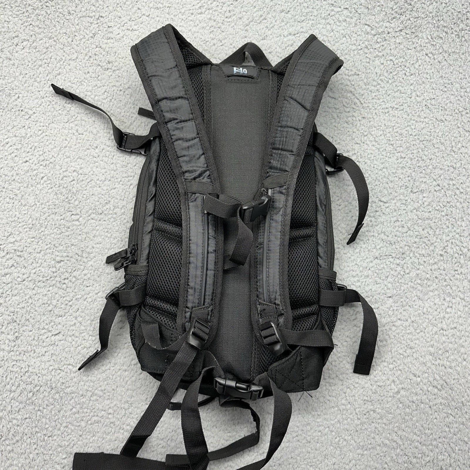 Quest Aspen Brook 2L Black Hydration Pack Backpack CEH011089 Hiking Bag, Bladder
