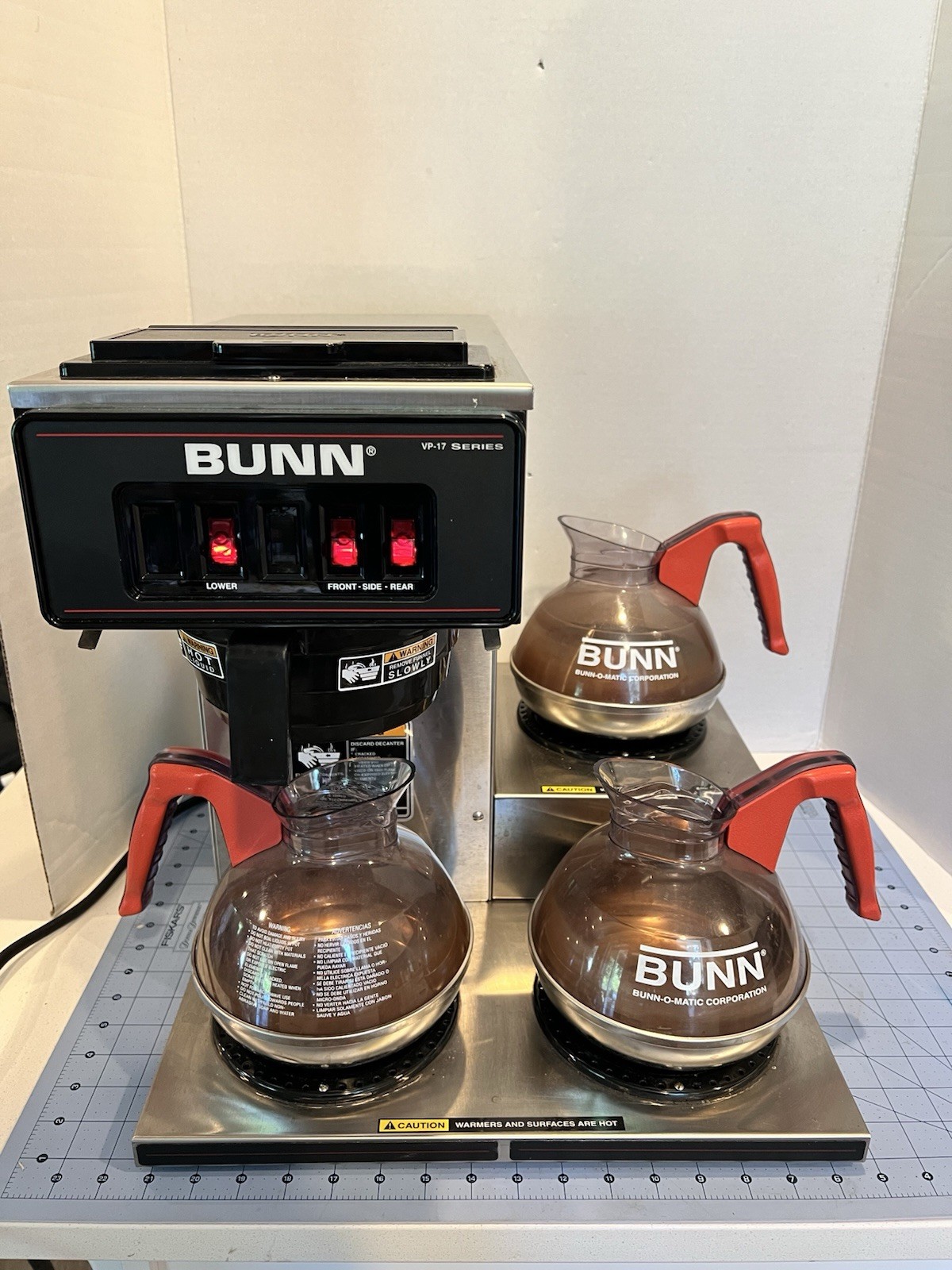 BUNN VP17-3, Stainless (2 Upper/1 Lower Warmer) + 3 Carafe Pots TESTED WORKS