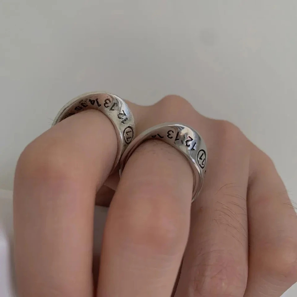 Metal Twisted Loop Ring Women Mobius Retro Engraved Numbers Modern Jewelry