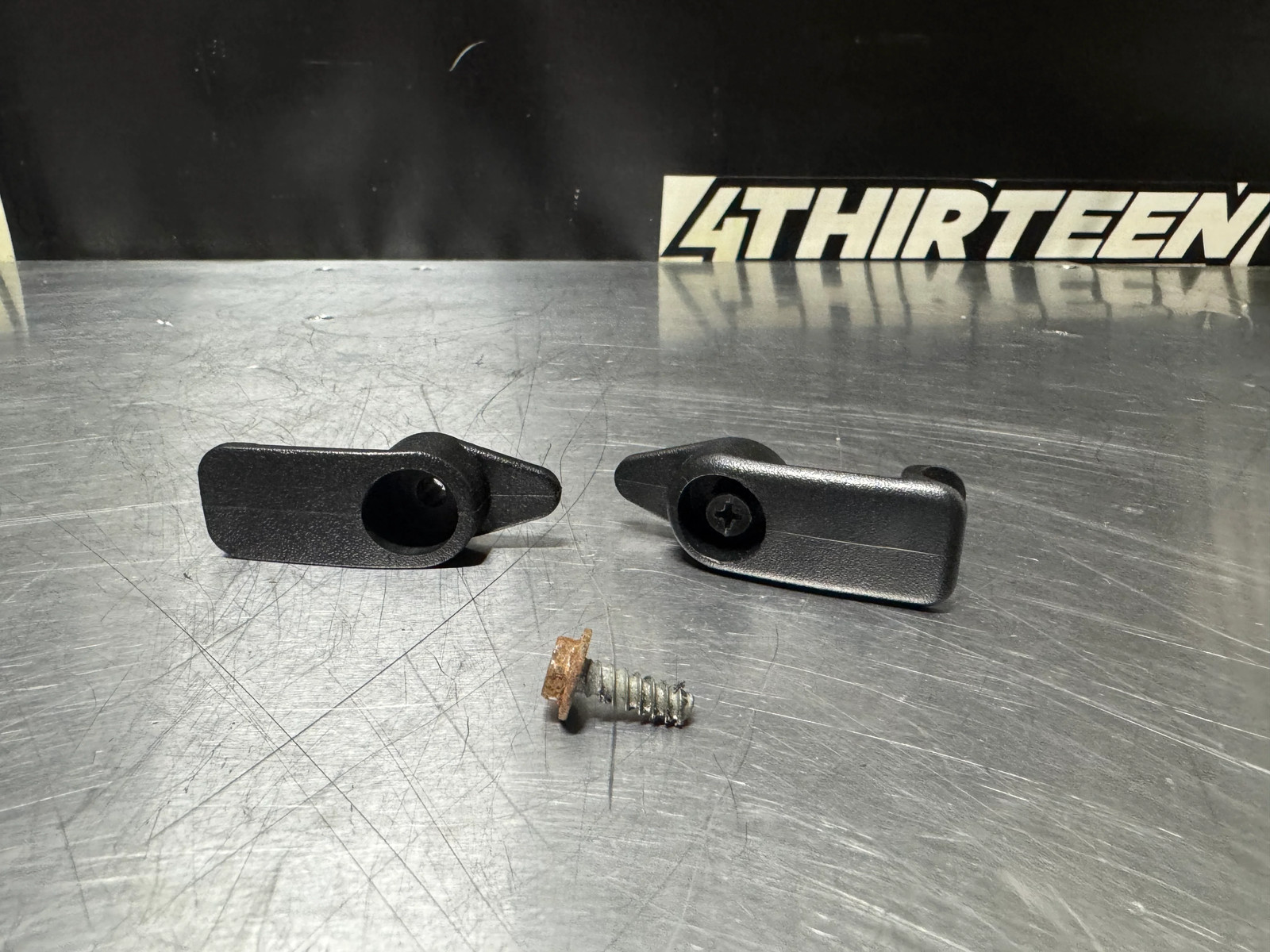 97-04 C5 CORVETTE SUN VISOR CLIPS OEM #N192