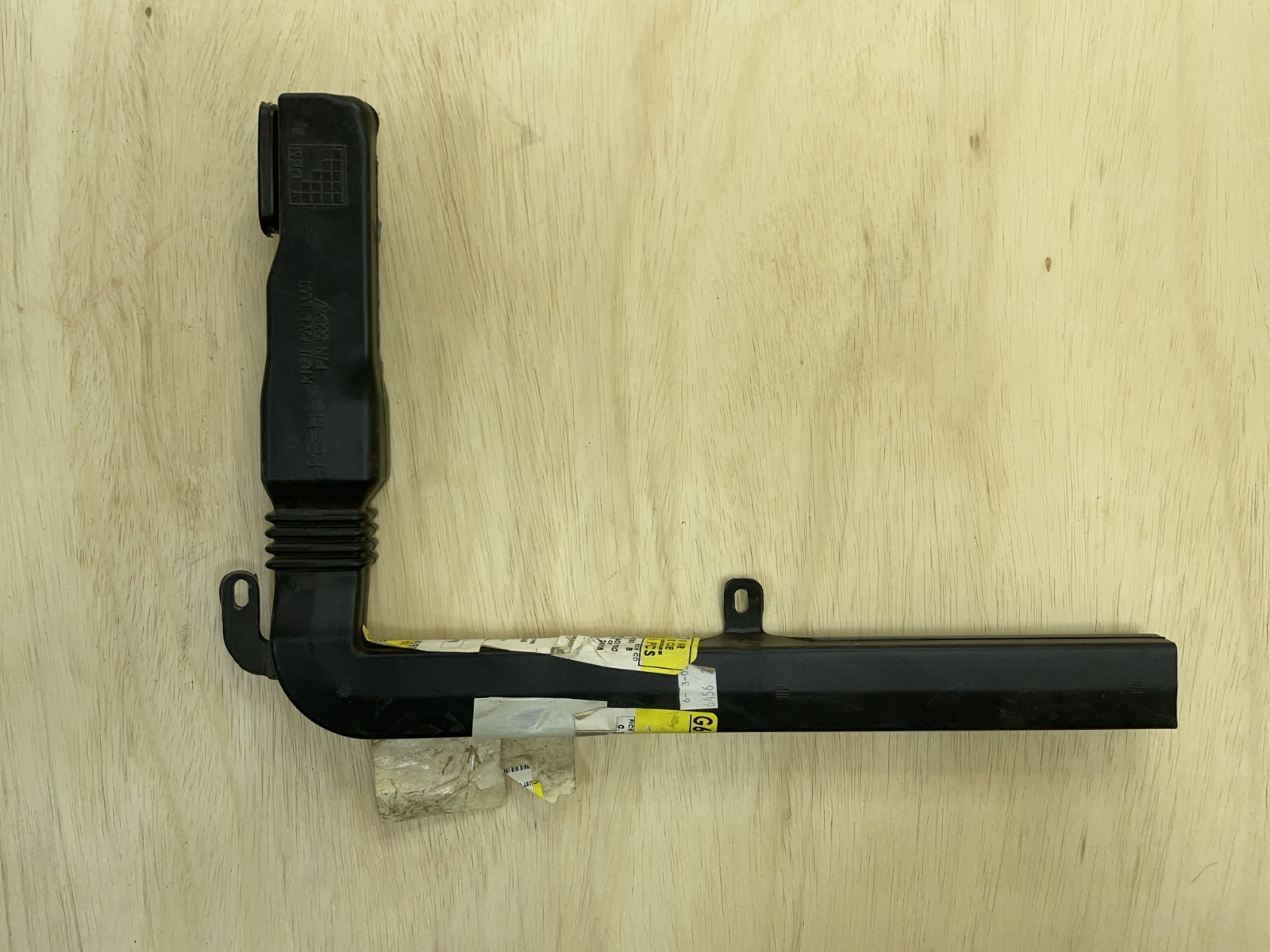 Genuine OEM GM Right Hand Duct Part # 89040120