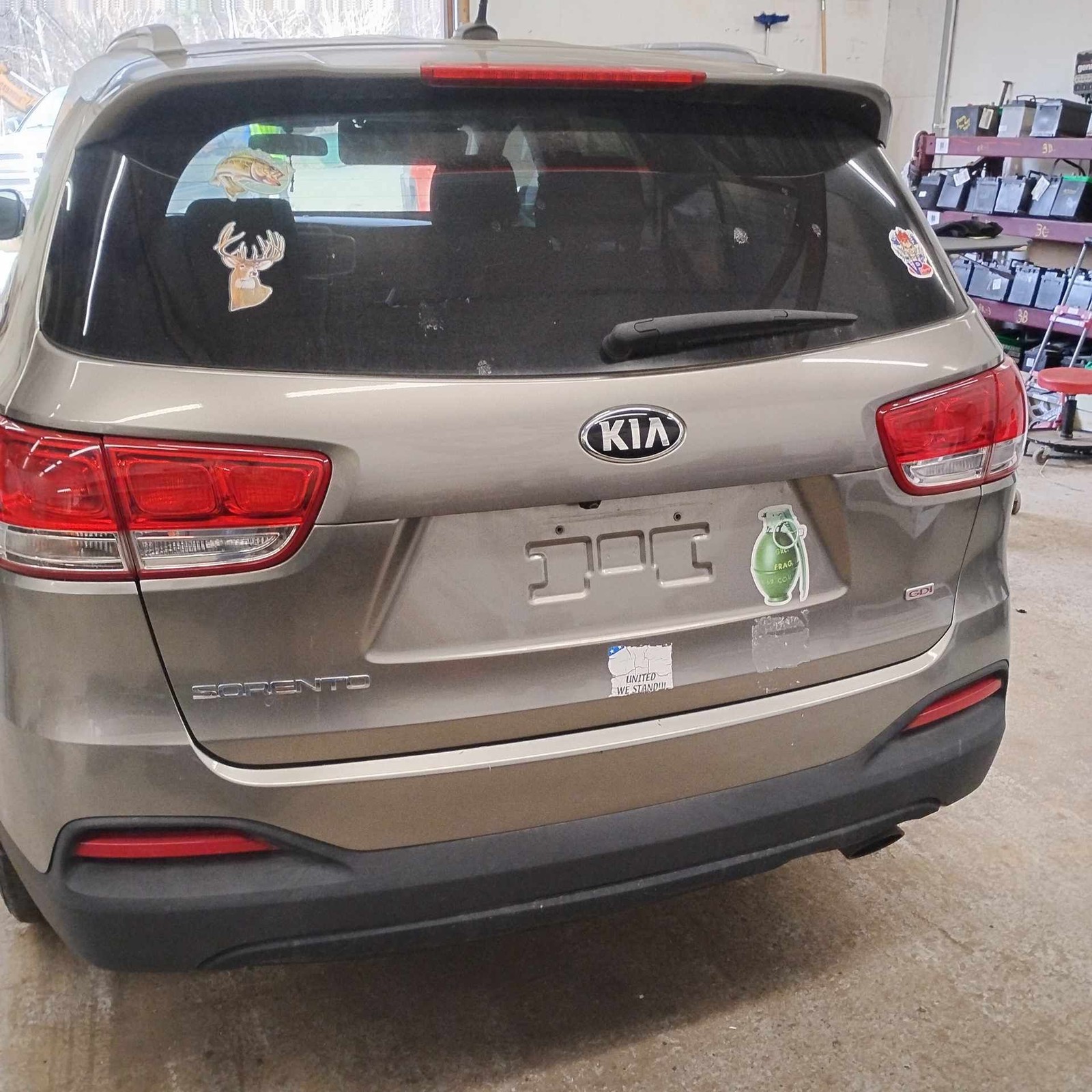 Spindle Knuckle Front KIA SORENTO Right 16 17 18